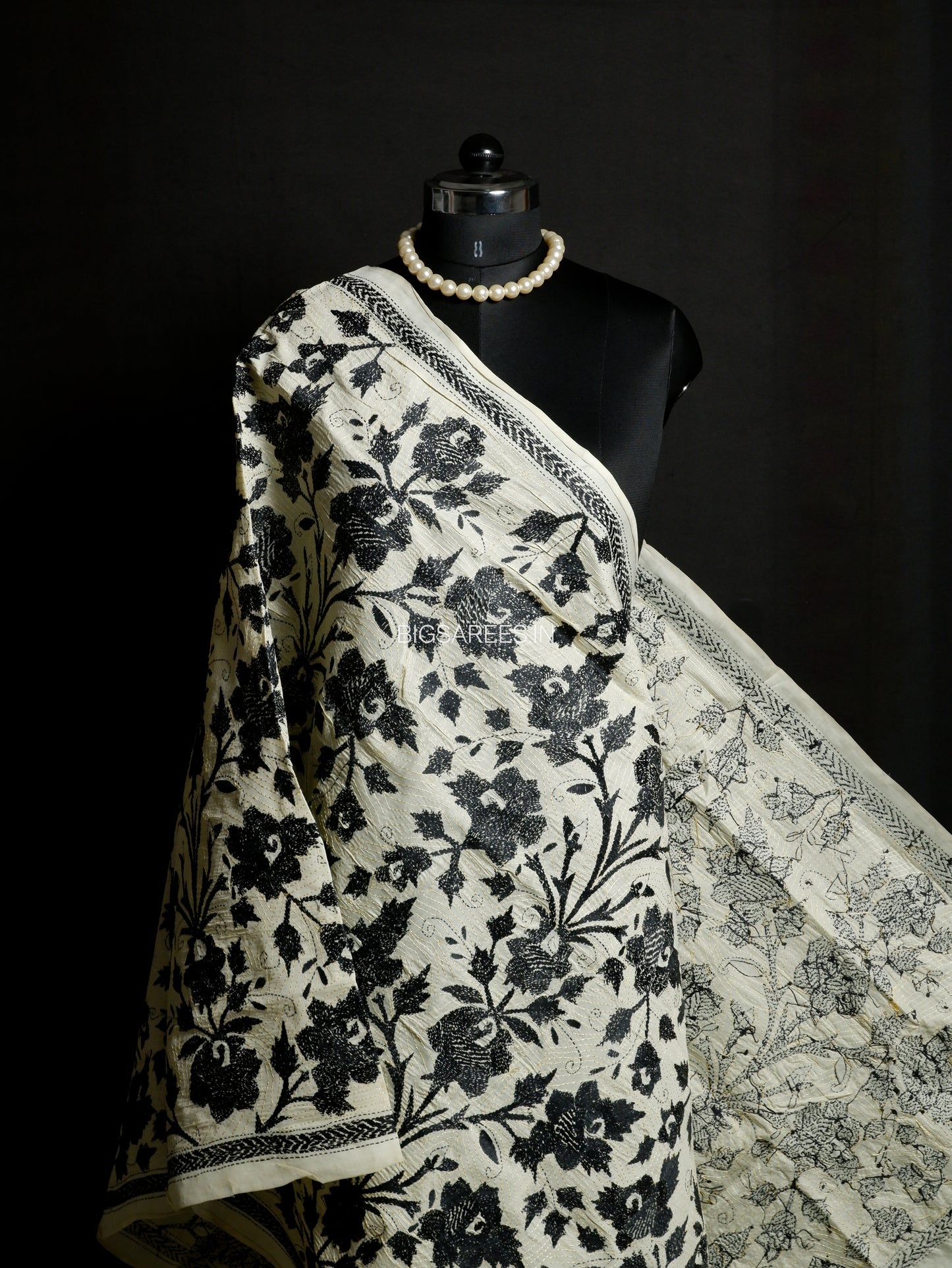 Nakshi Kantha Hand-Embroidered Dupatta | Silk | Off-White