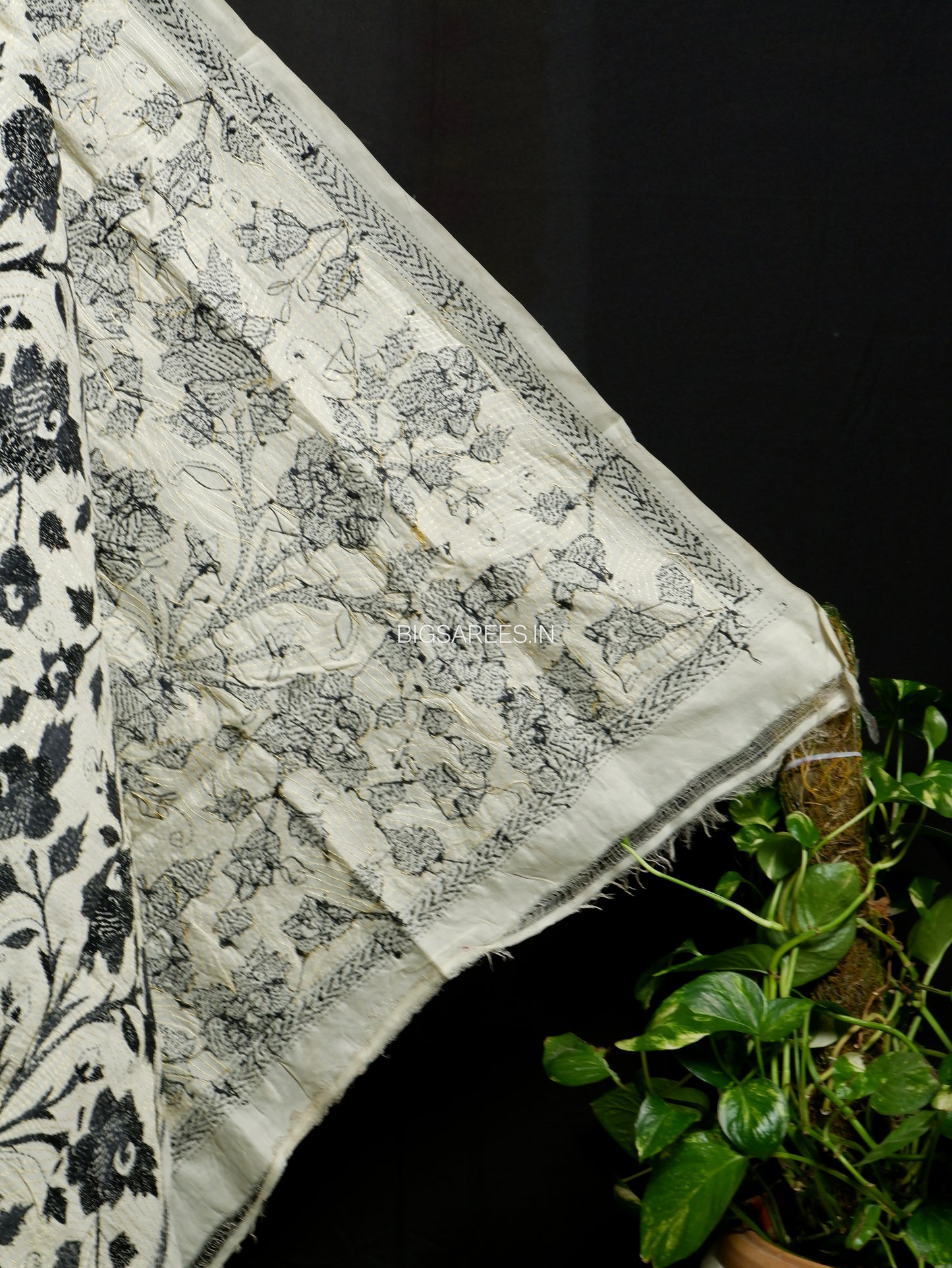 Nakshi Kantha Hand-Embroidered Dupatta | Silk | Off-White