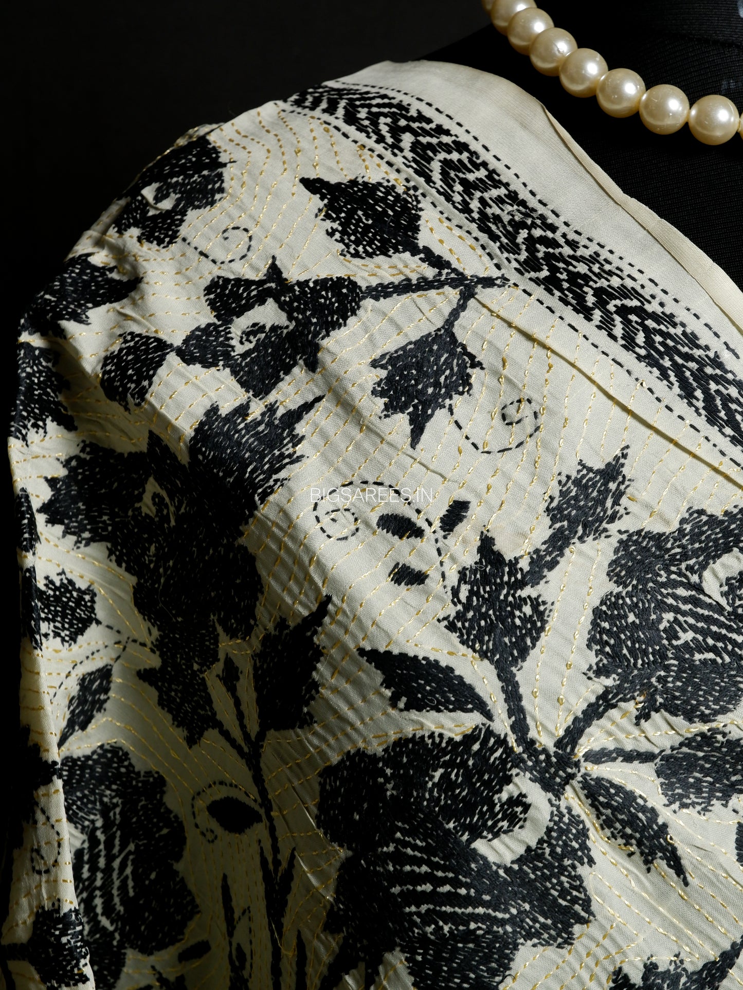 Nakshi Kantha Hand-Embroidered Dupatta | Silk | Off-White