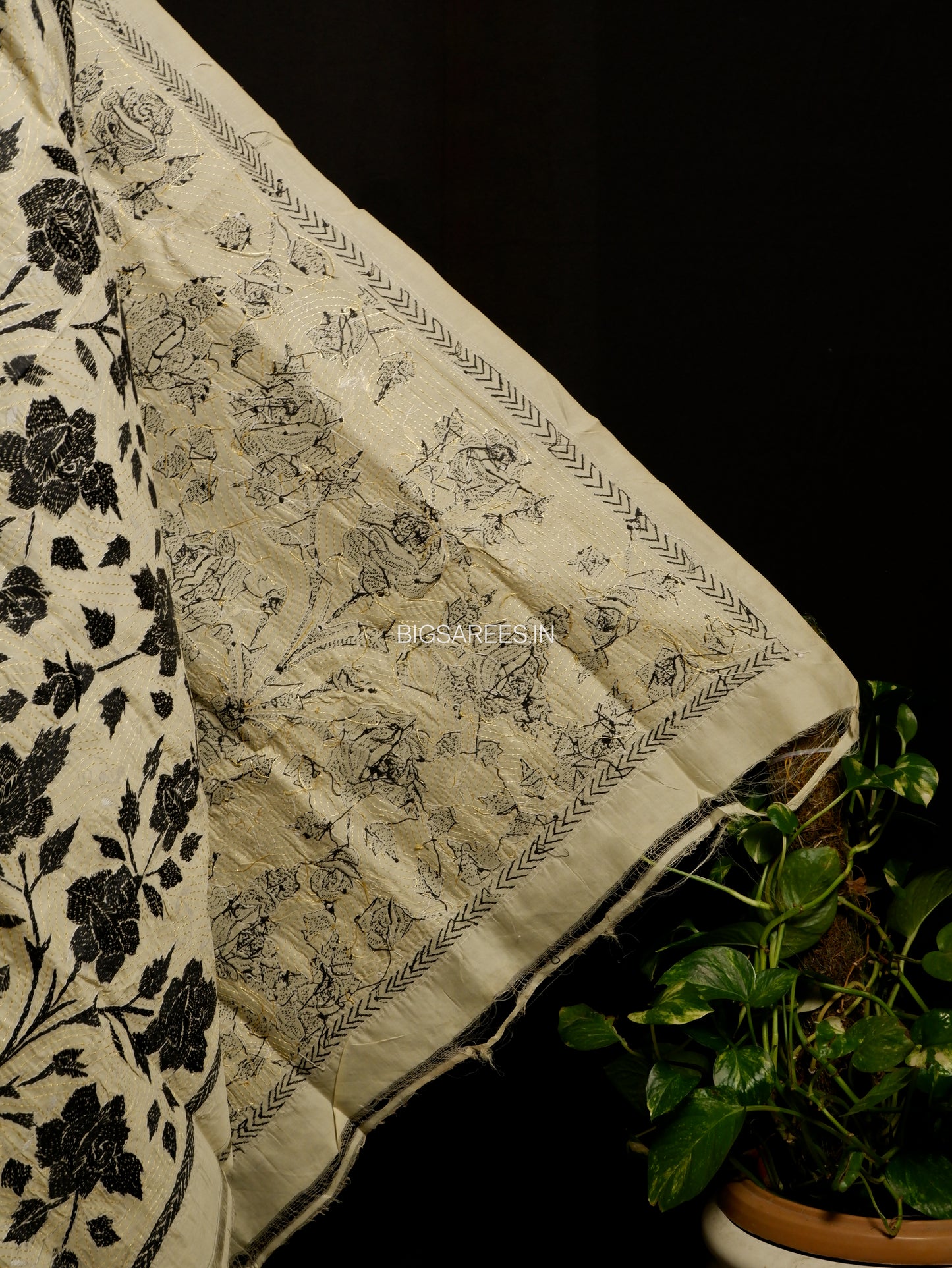 Nakshi Kantha Hand-Embroidered Dupatta | Silk | Off-White