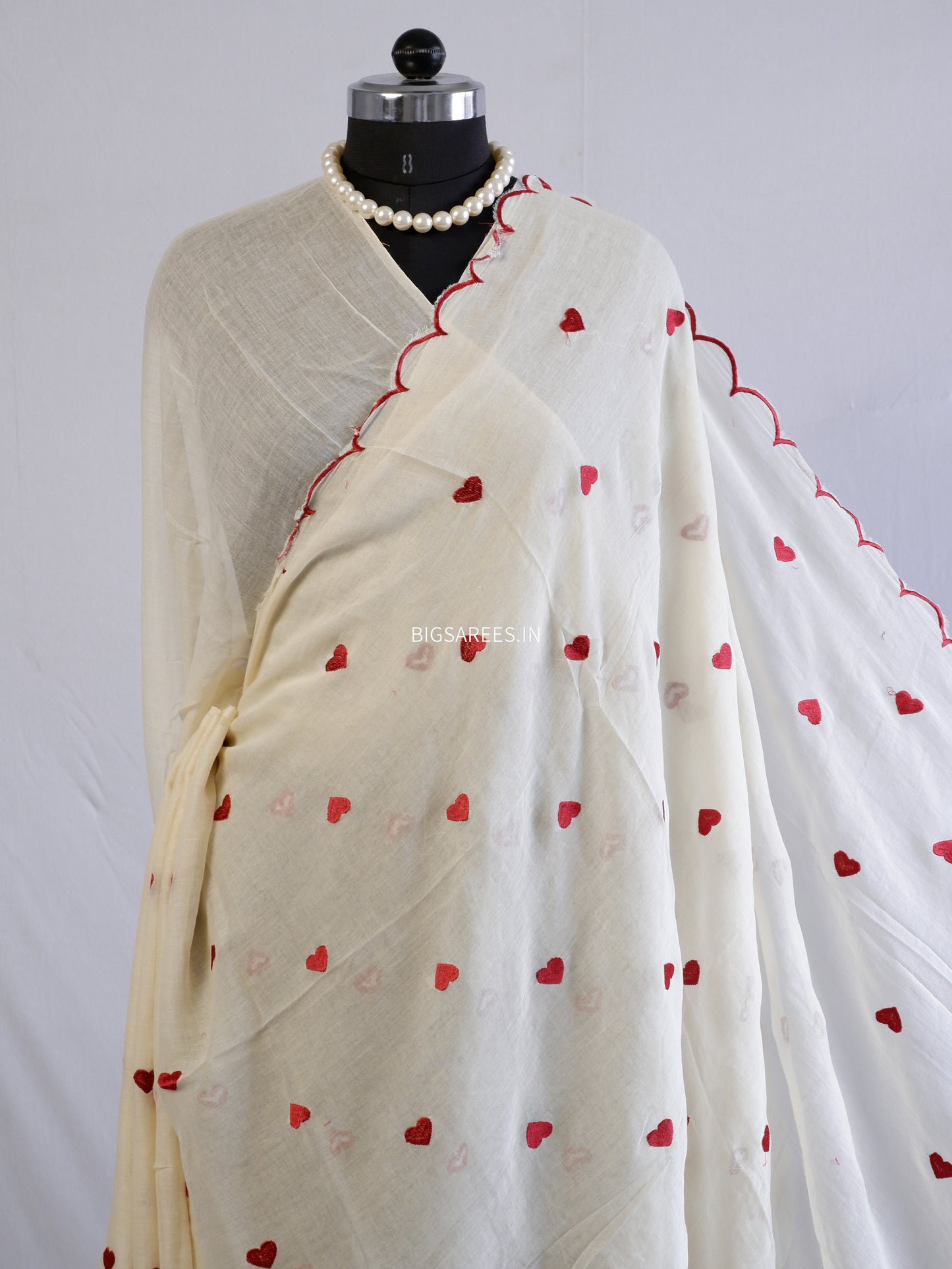 Heart Embroidered Saree | Mul Cotton | Ivory & Red