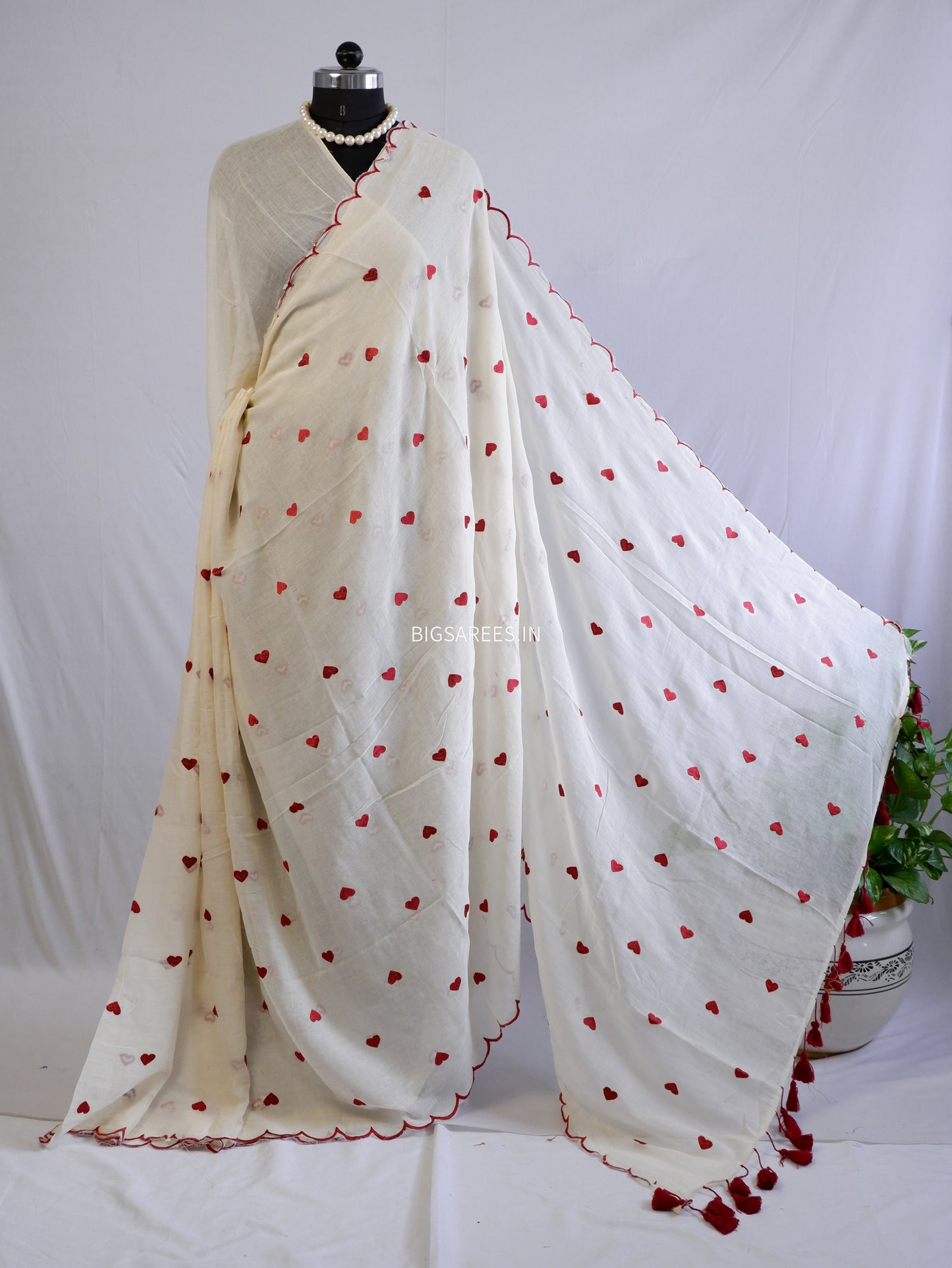 Heart Embroidered Saree | Mul Cotton | Ivory & Red