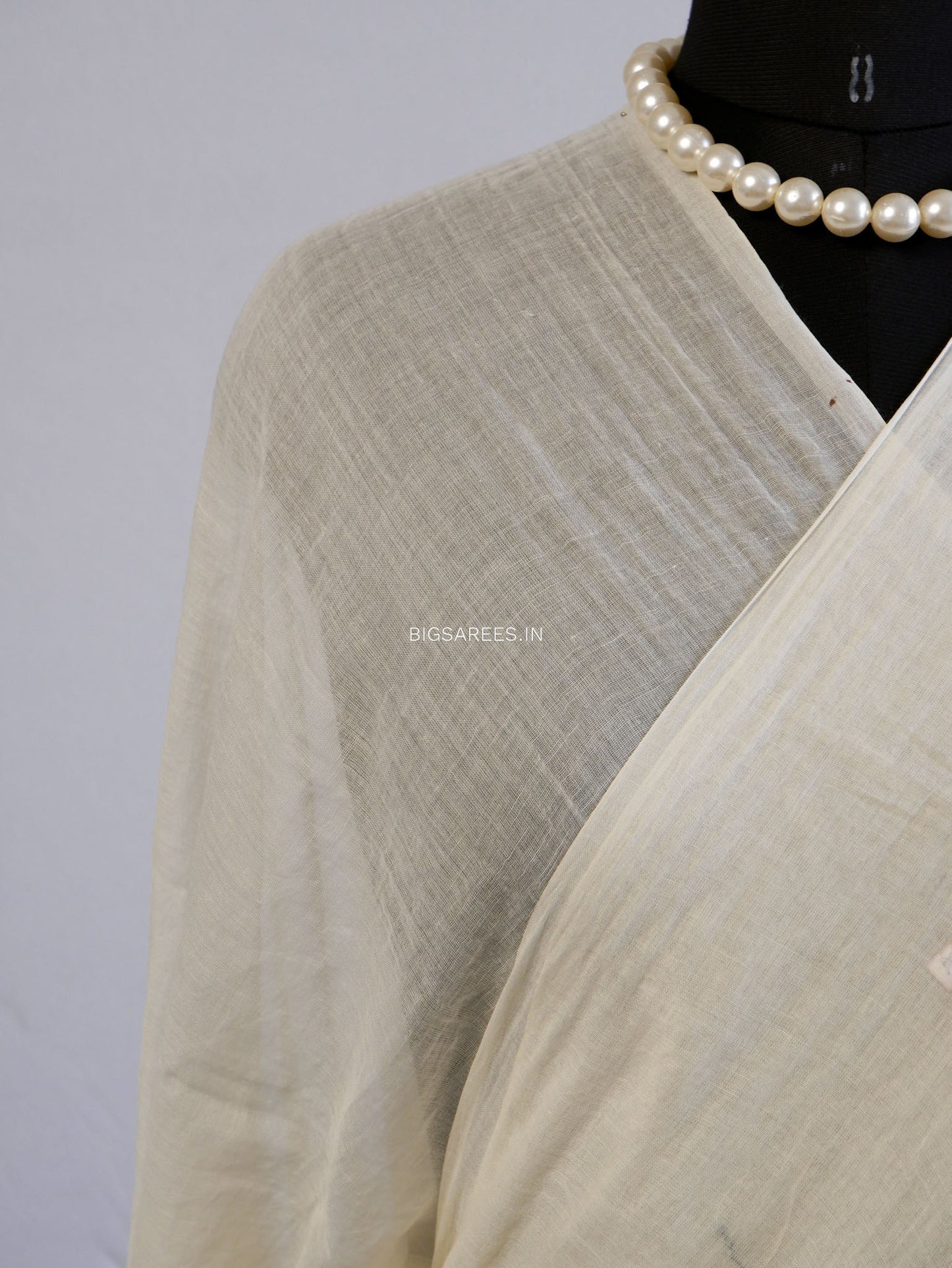 Mul Cotton Saree With Blouse | Machine Embroidery | White