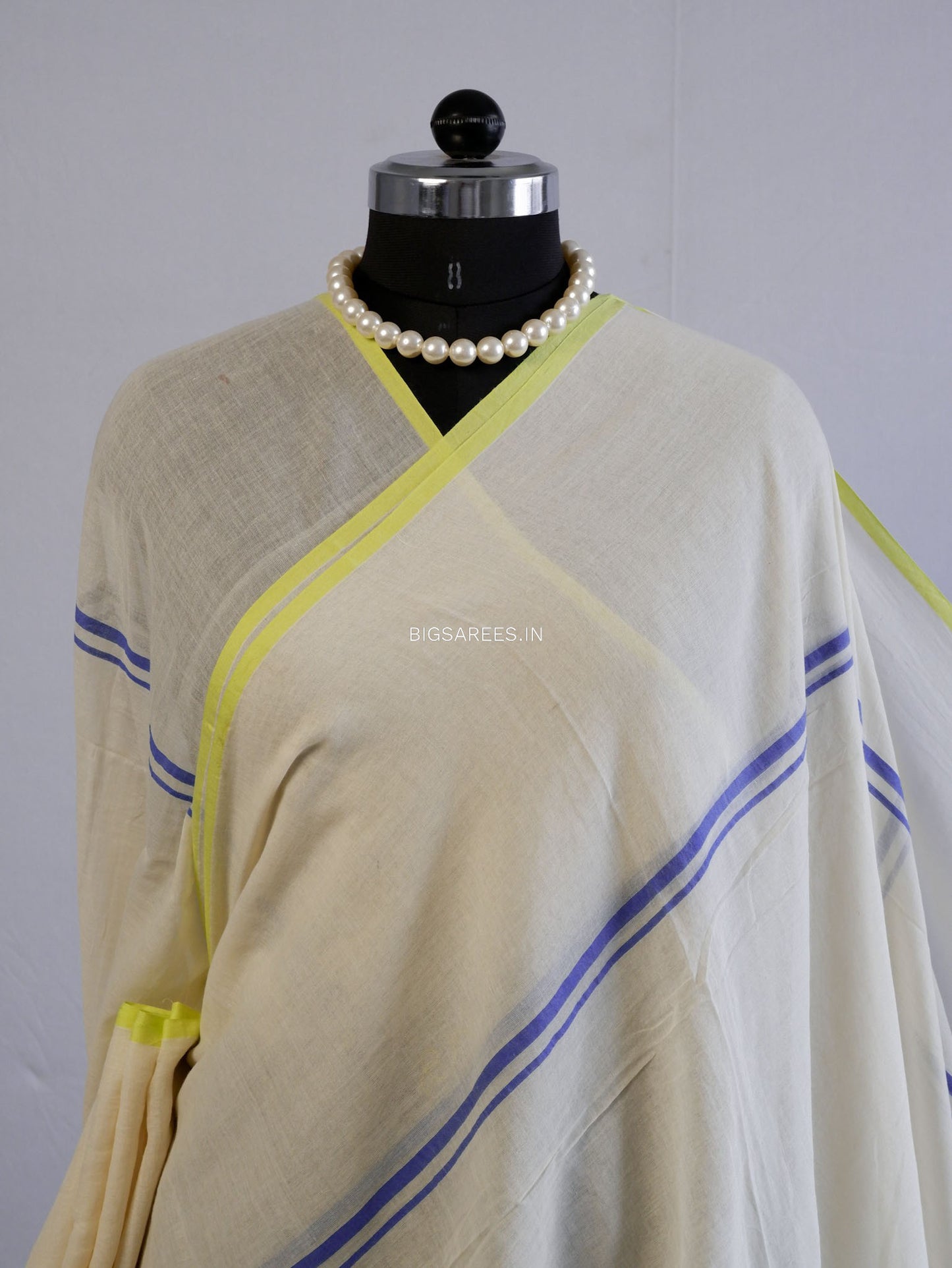 Mul Cotton Saree With Blouse | Machine Embroidery | White