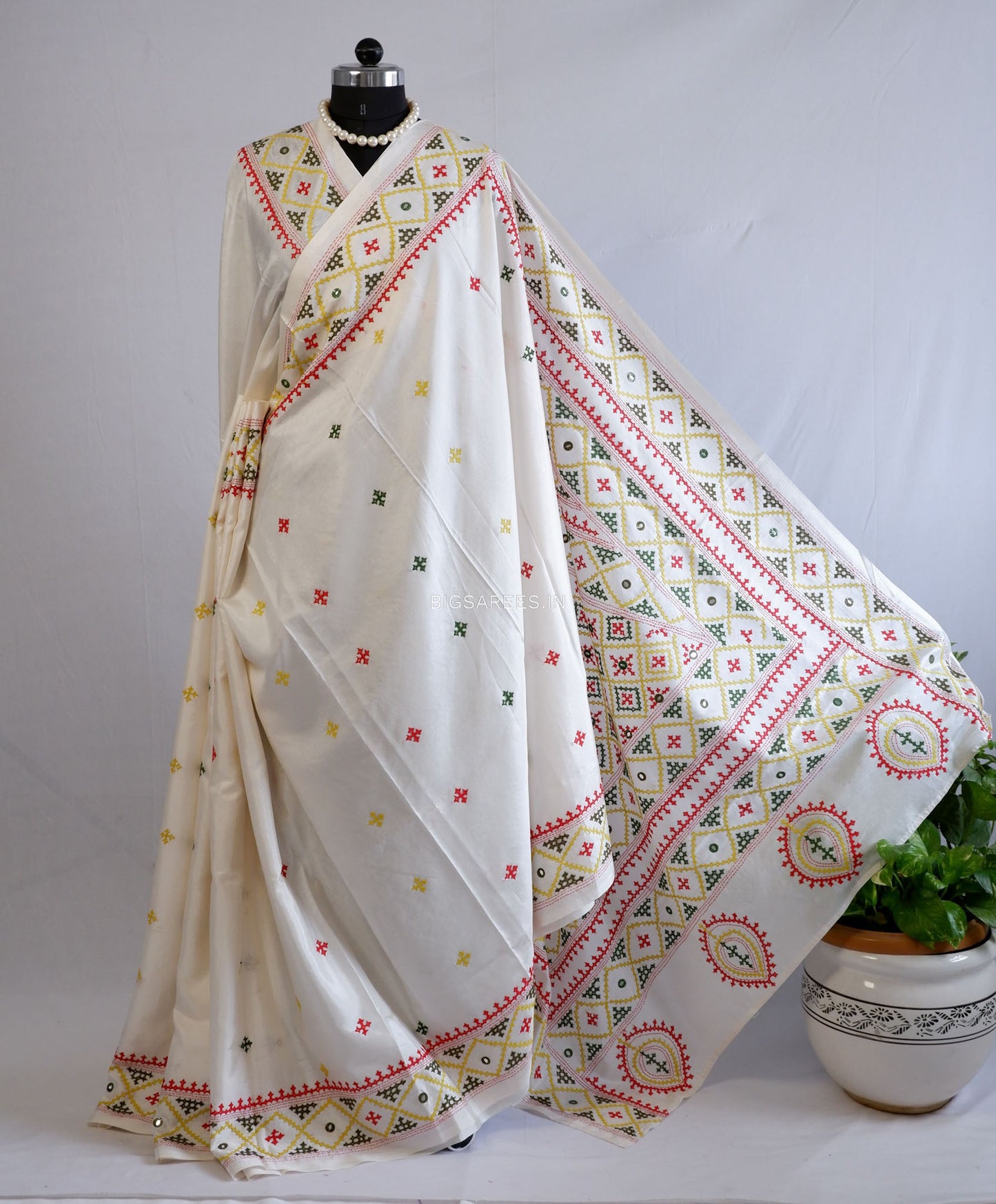 Kutchi/Gujarati Stitch Hand Embroidered Saree | Art Silk | Foil Mirror | White