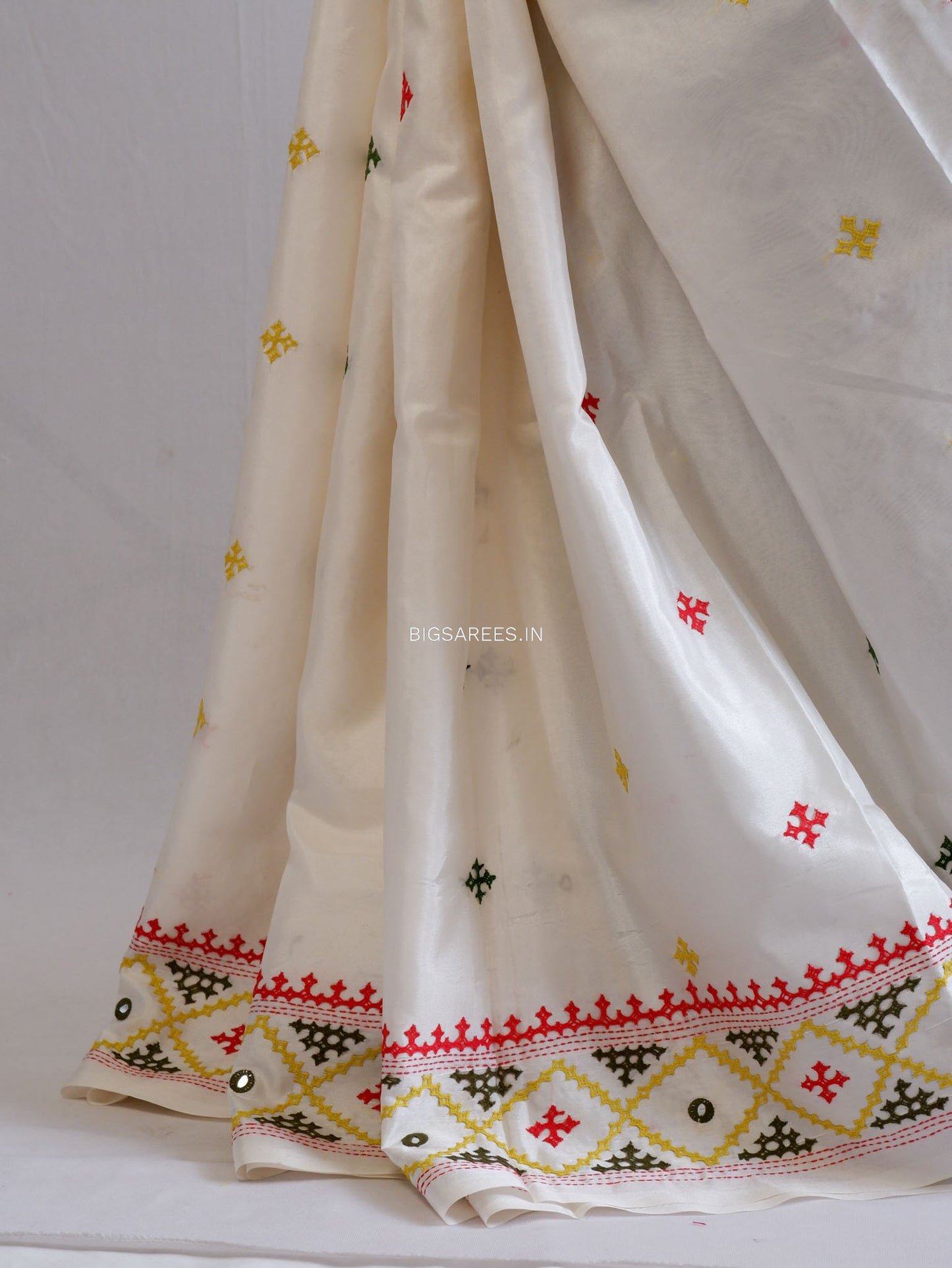 Kutchi/Gujarati Stitch Hand Embroidered Saree | Art Silk | Foil Mirror | White
