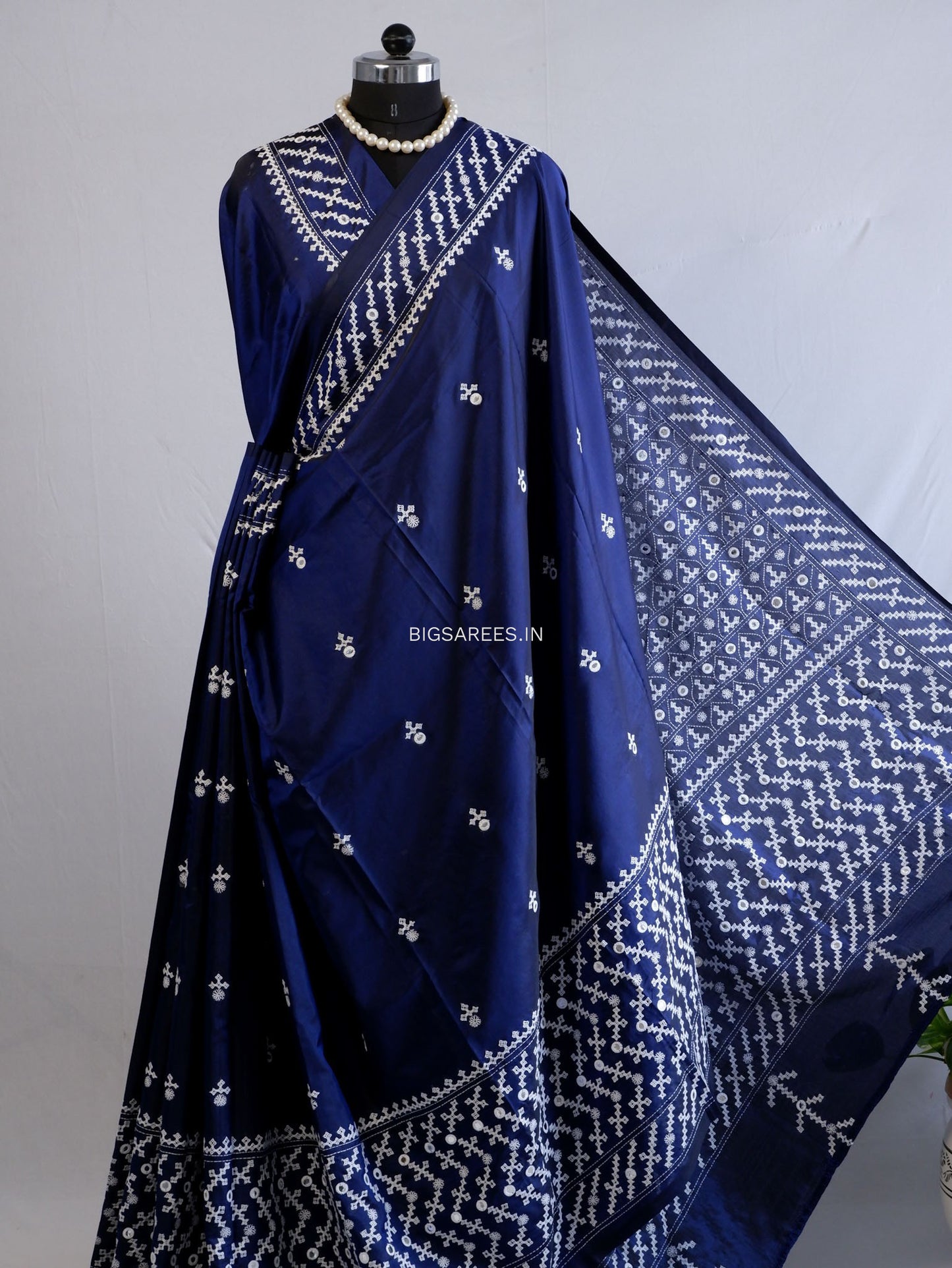 Kutchi/Gujarati Stitch Hand Embroidered Saree | Art Silk | Real Mirror Work | Navy Blue