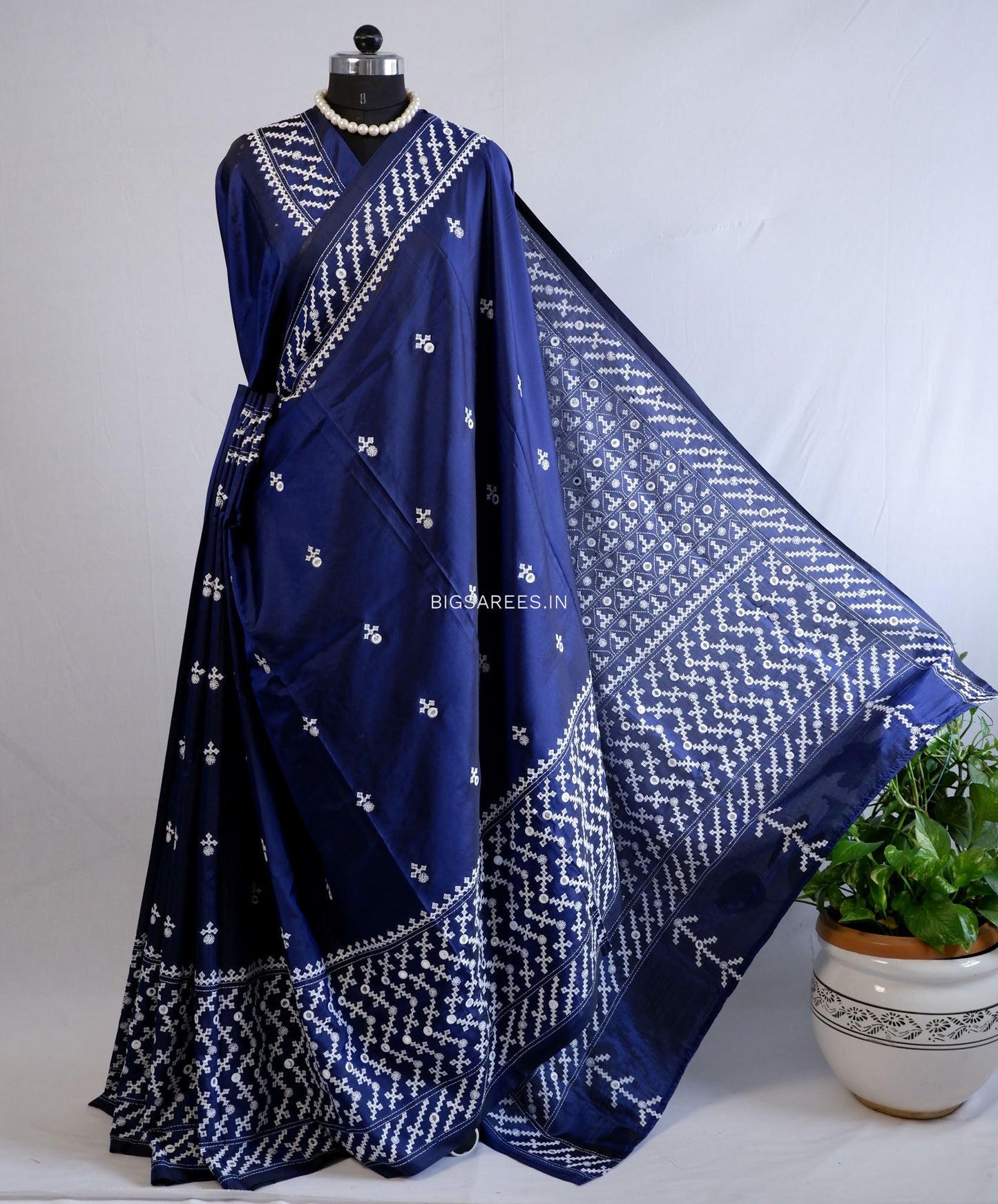Kutchi/Gujarati Stitch Hand Embroidered Saree | Art Silk | Real Mirror Work | Navy Blue