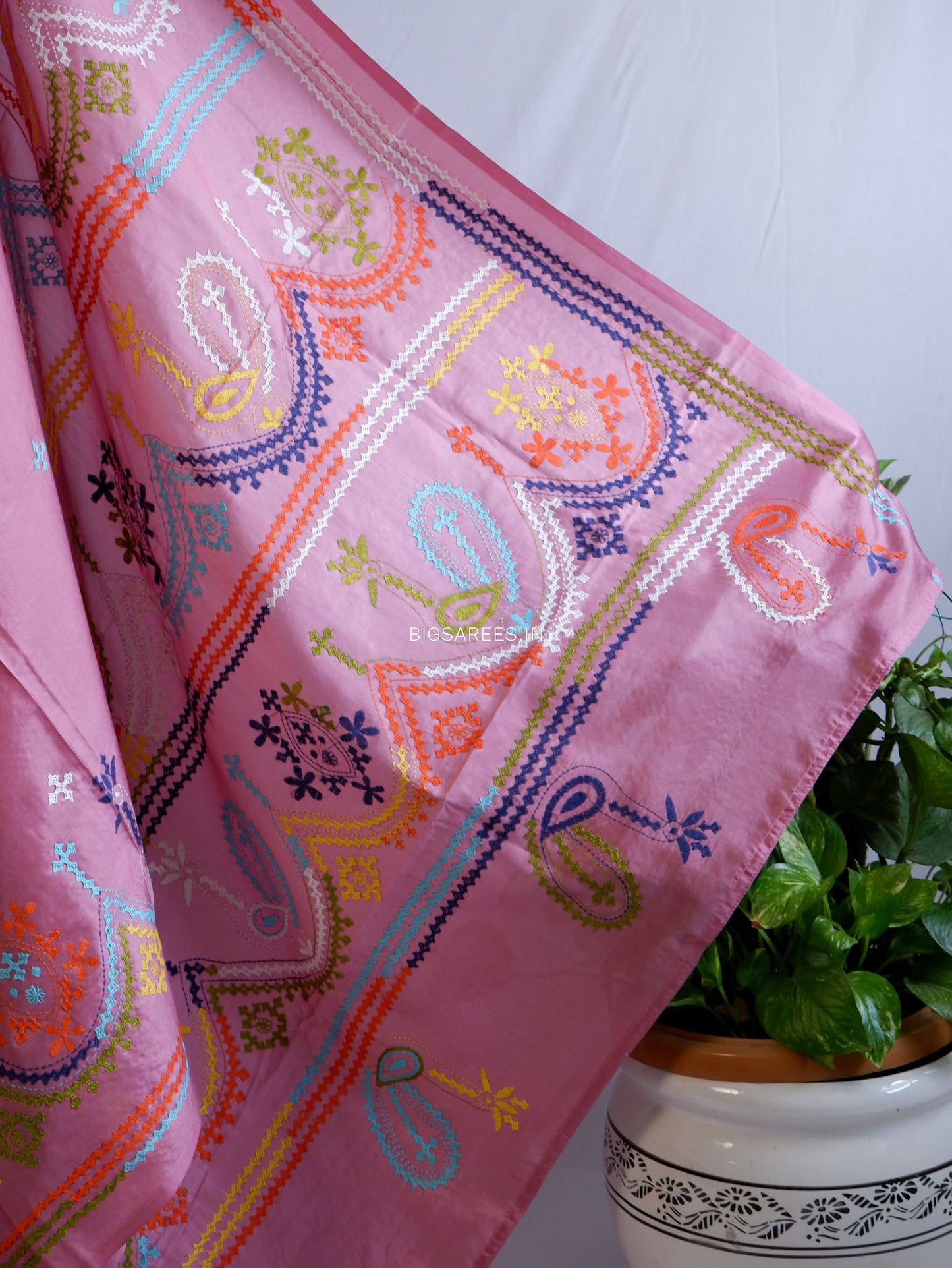Kutchi/Gujarati Hand Embroidered Saree  | Blended Bangalore Silk / Art Silk | Muted Pink