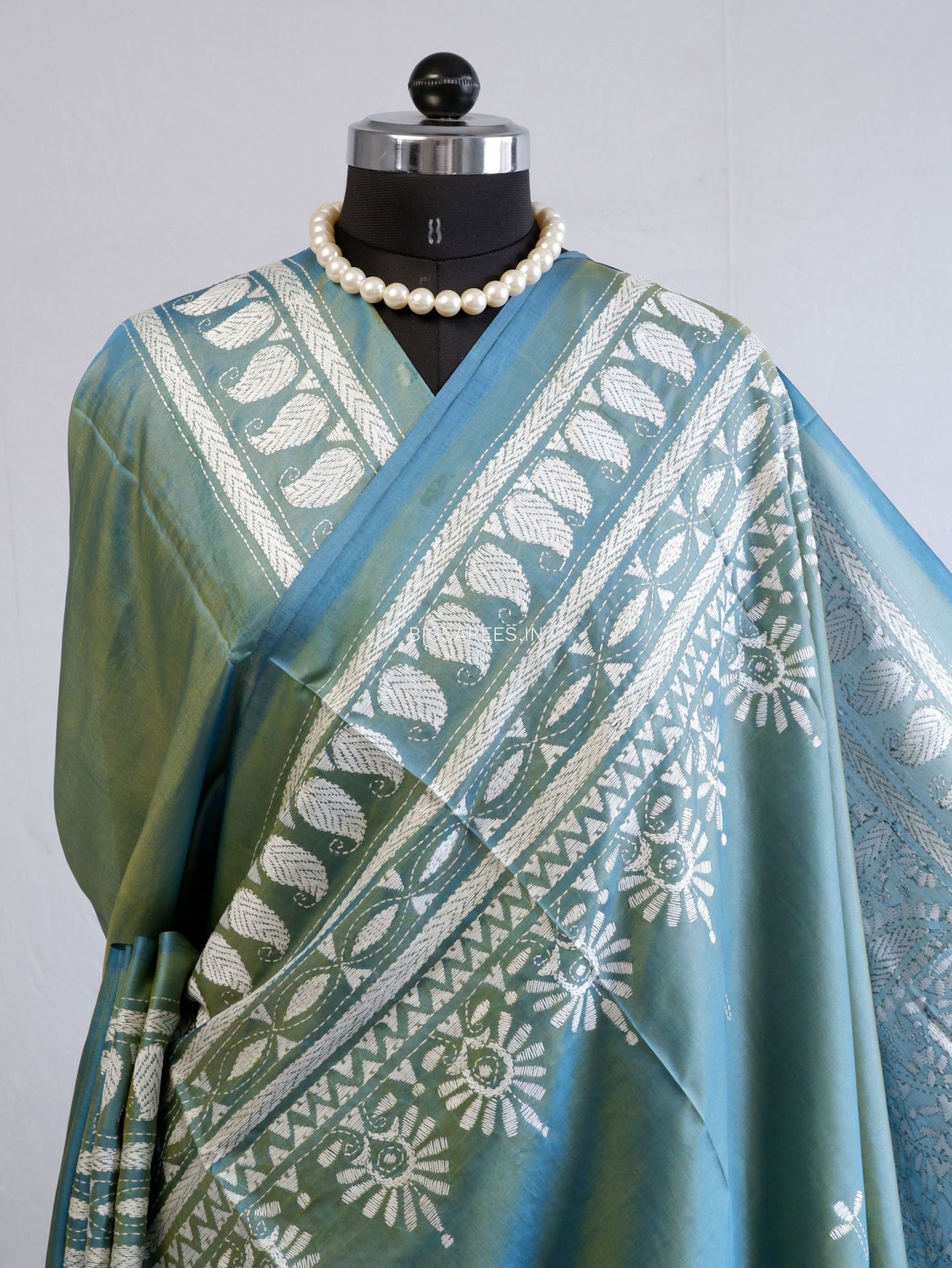 Kantha Stitch Hand Embroidered Saree | Blended Bangalore Silk / Art Silk | Blue (Dual Tone)