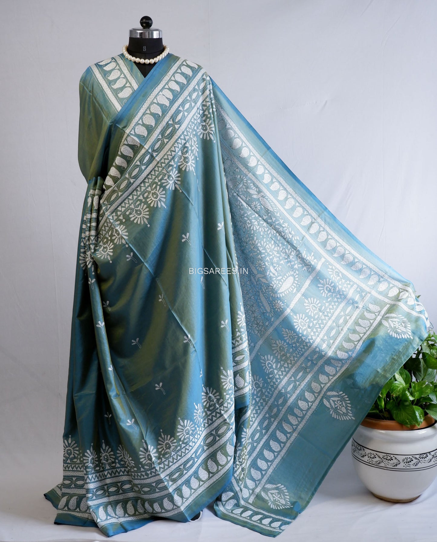 Kantha Stitch Hand Embroidered Saree | Blended Bangalore Silk / Art Silk | Blue (Dual Tone)