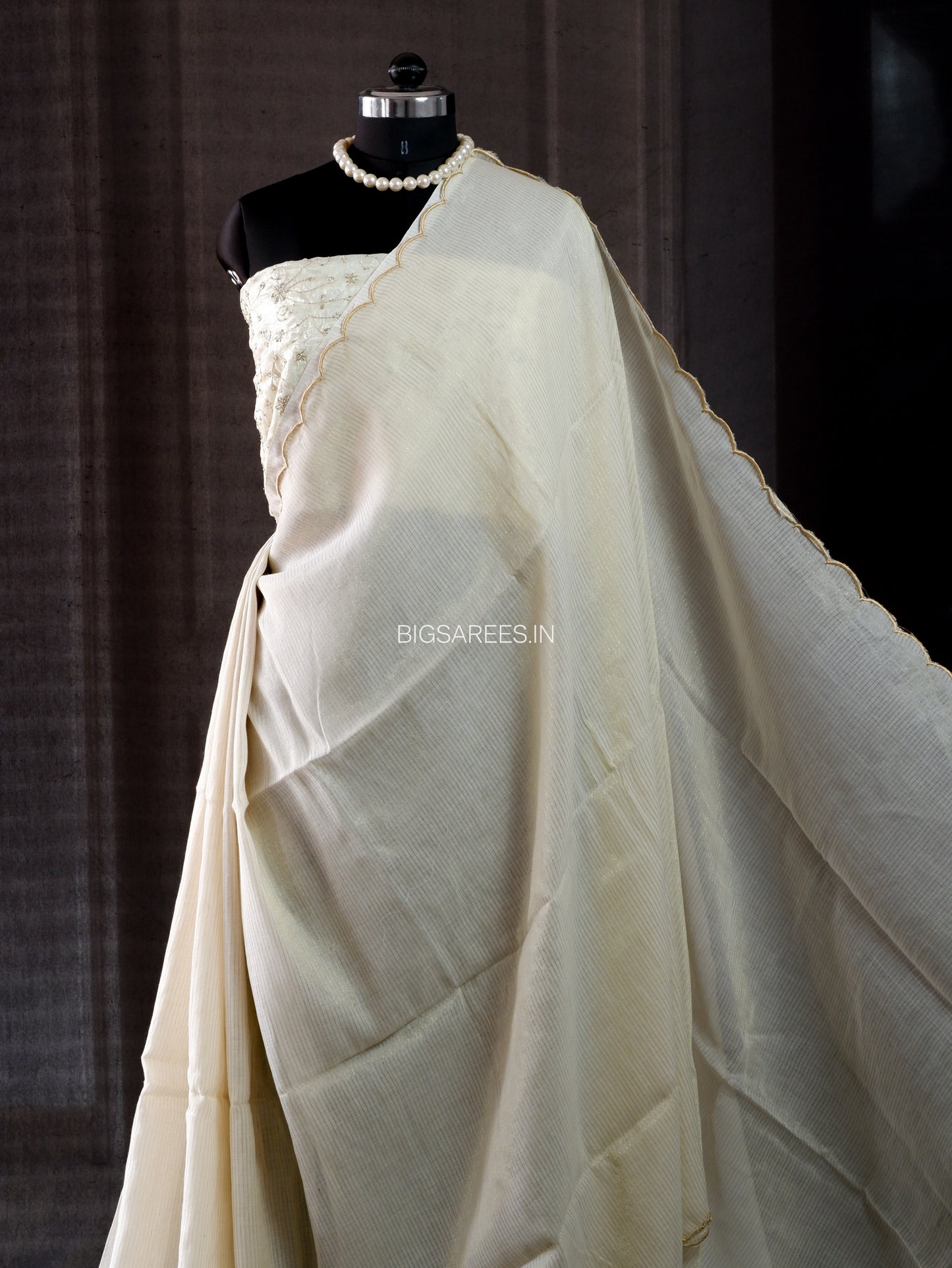 Mul Cotton Saree With Blouse | Gold Stripes | Cream