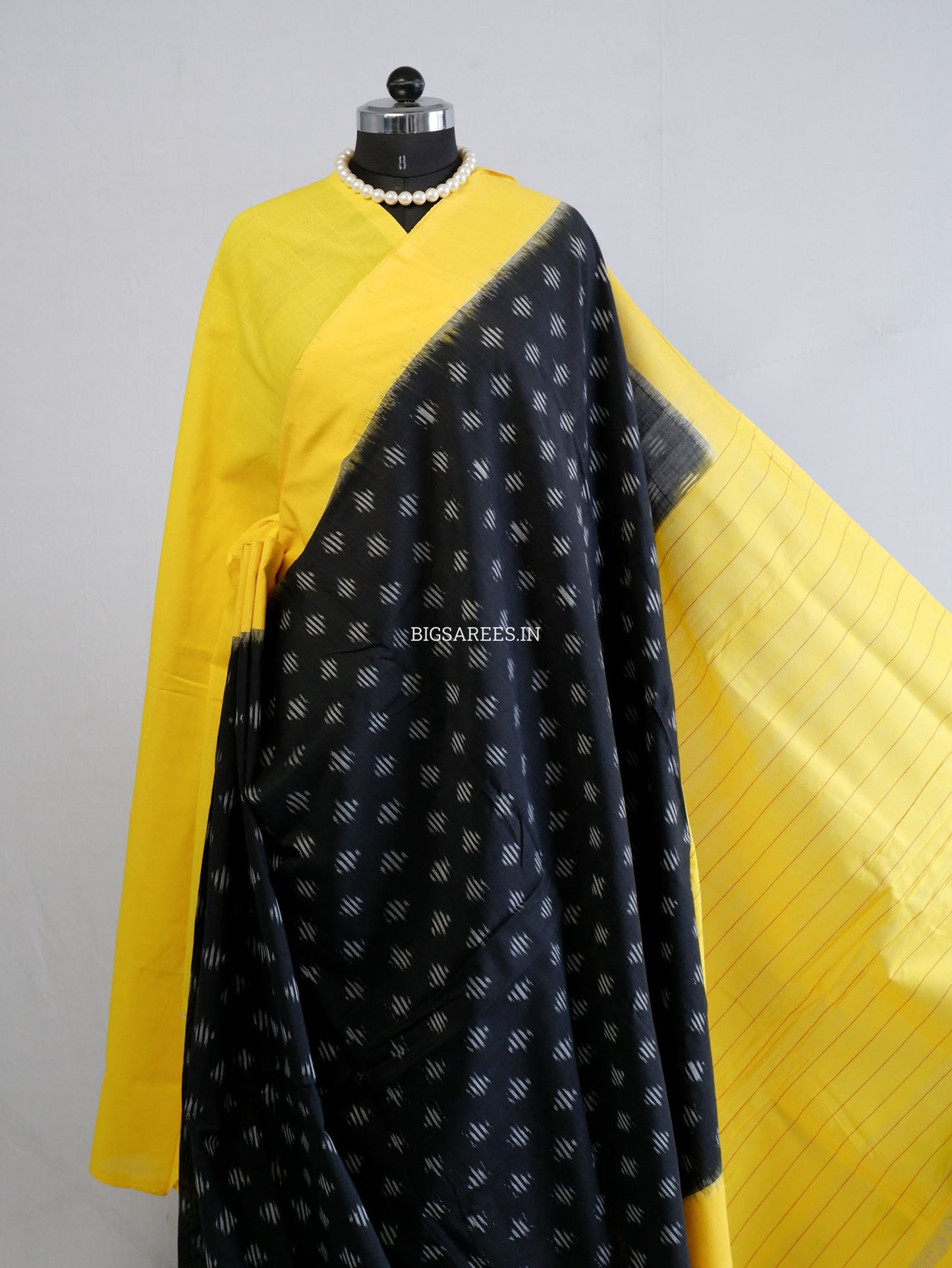 Pochampally Ikat Saree | Mercerised Cotton | Black