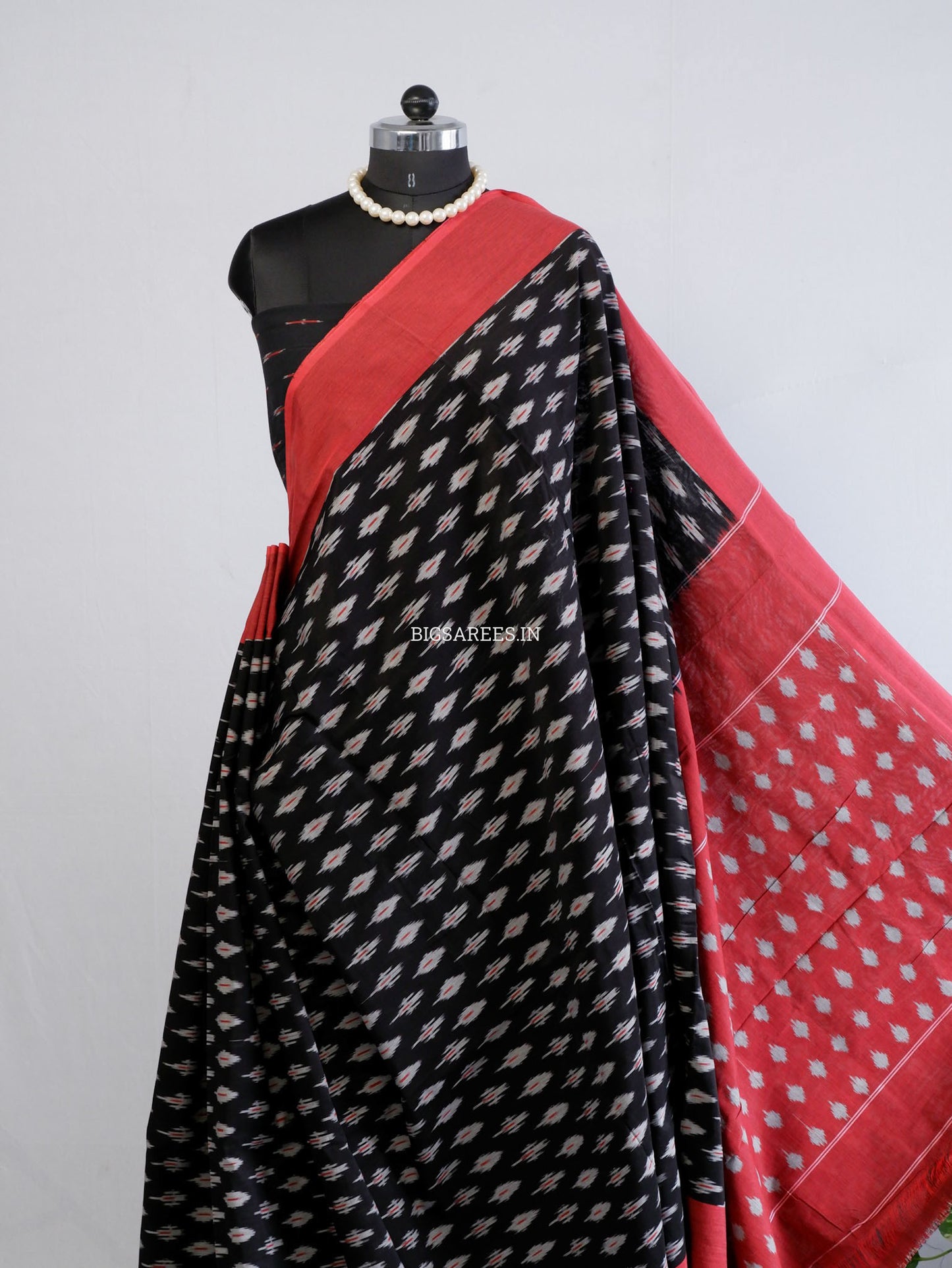 Pochampally Ikat Saree | Mercerised Cotton | Black