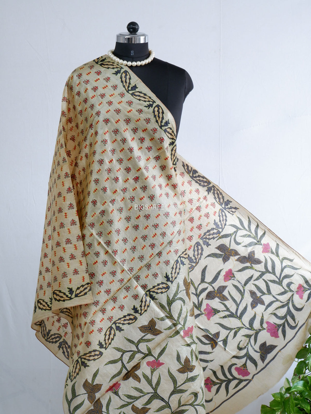 Kantha Hand-Embroidered Dupatta | Tussar Silk | Beige