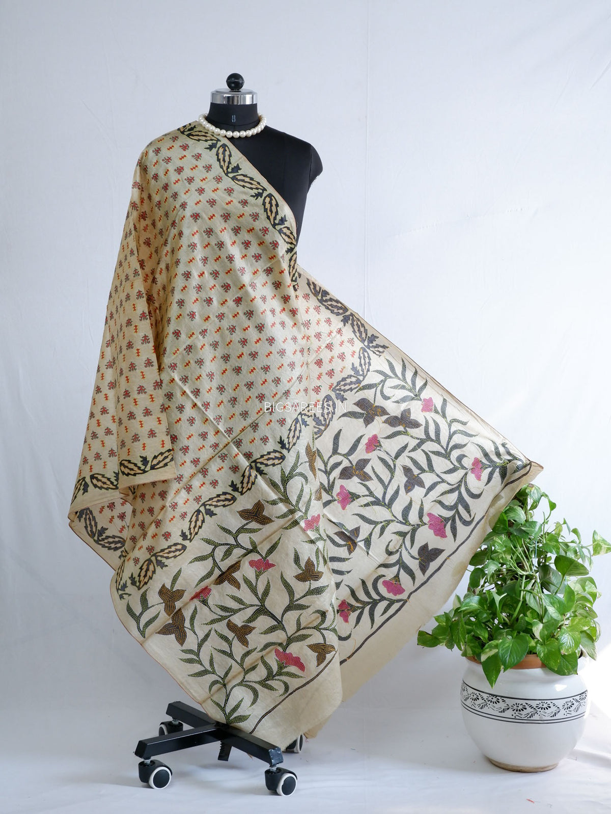 Kantha Hand-Embroidered Dupatta | Tussar Silk | Beige