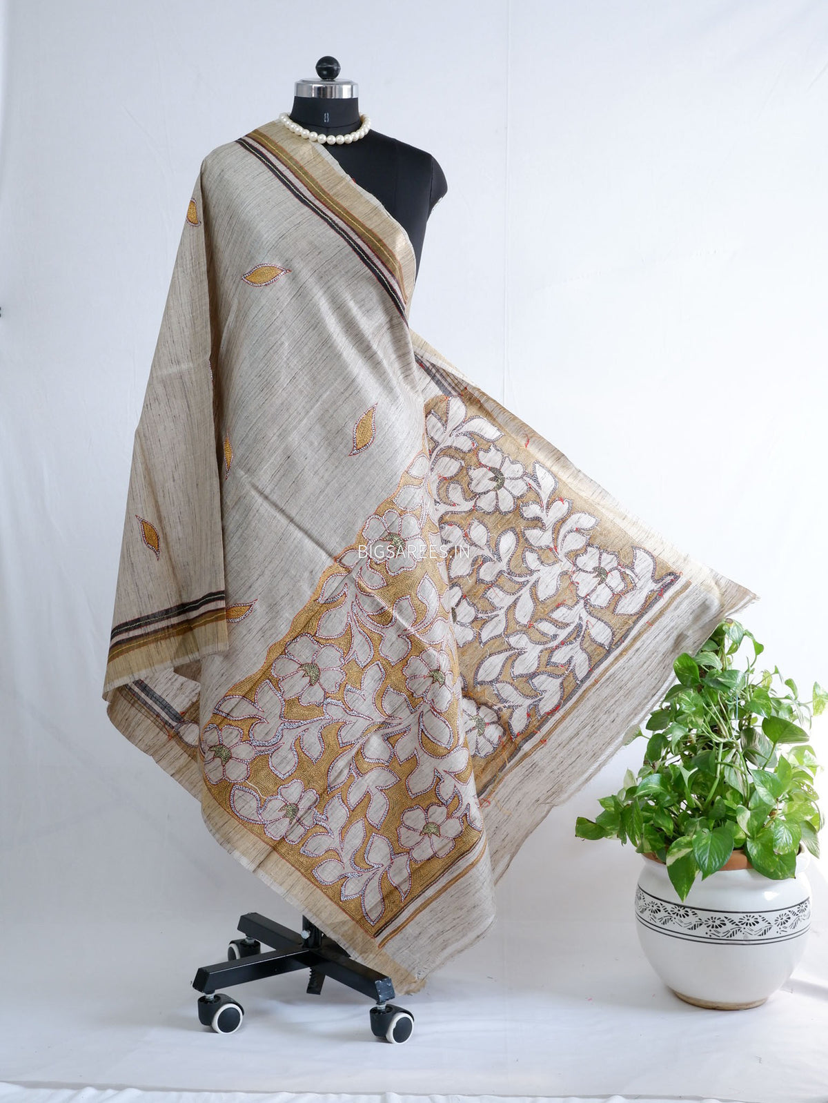 Kantha Hand-Embroidered Dupatta | Tussar Silk |