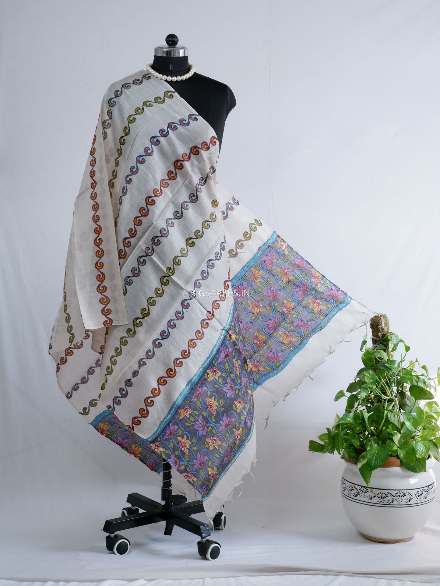 Kantha Hand-Embroidered Dupatta | Tussar Silk | White