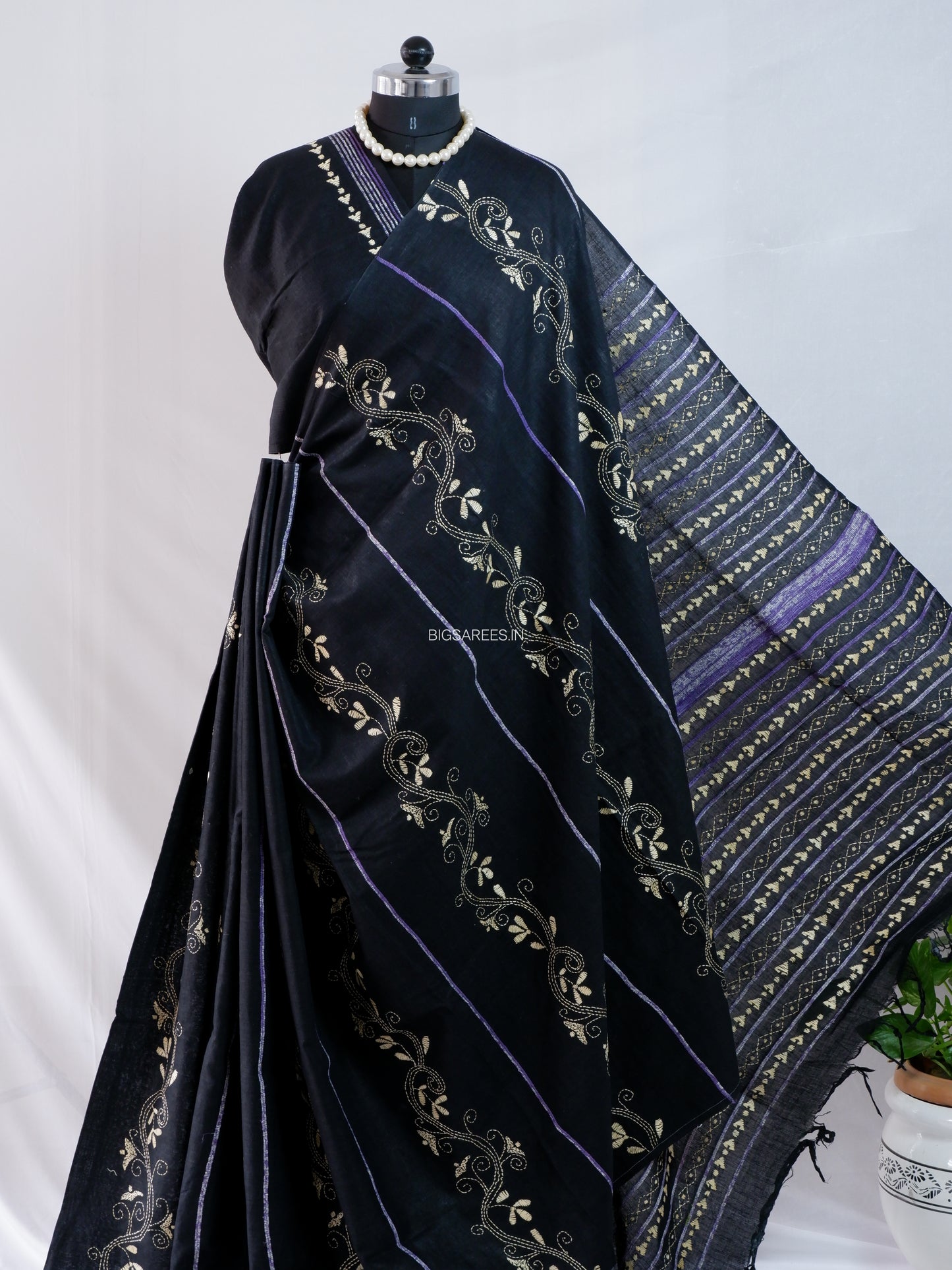 Kantha Stitch Hand-Embroidered Saree | Pure Khesh Cotton | Black