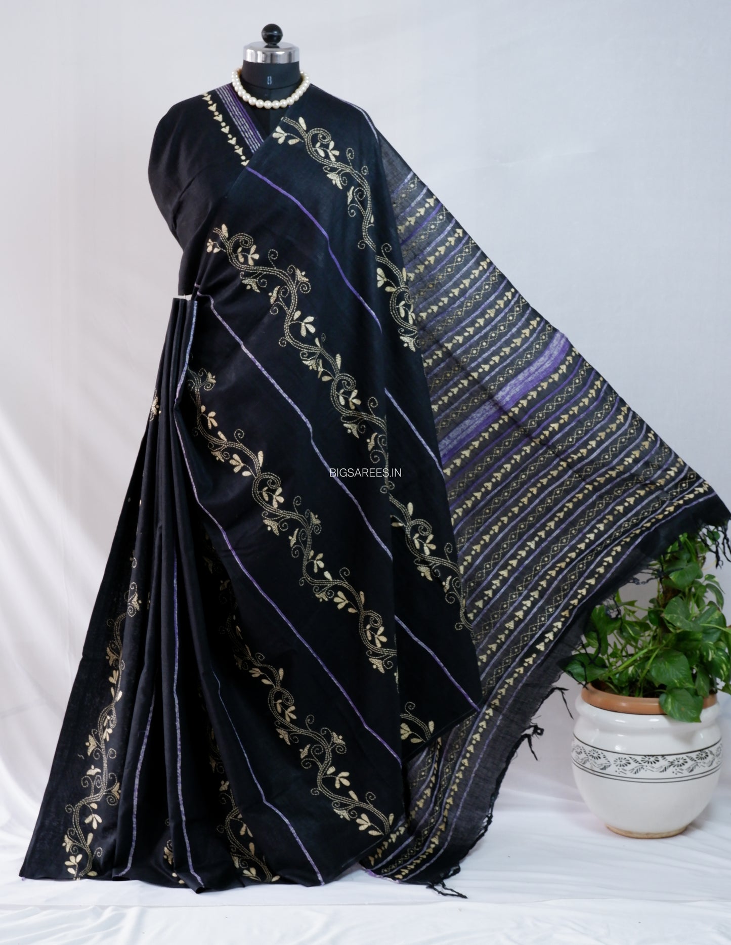 Kantha Stitch Hand-Embroidered Saree | Pure Khesh Cotton | Black