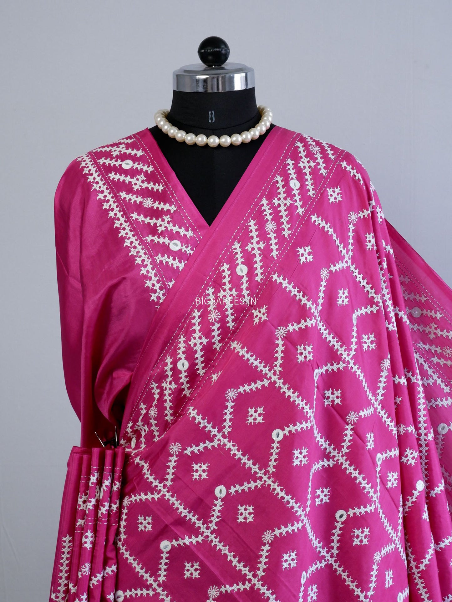 Kutchi/Gujarati Stitch Hand Embroidered Saree | Art Silk | Foil Mirror | Pink