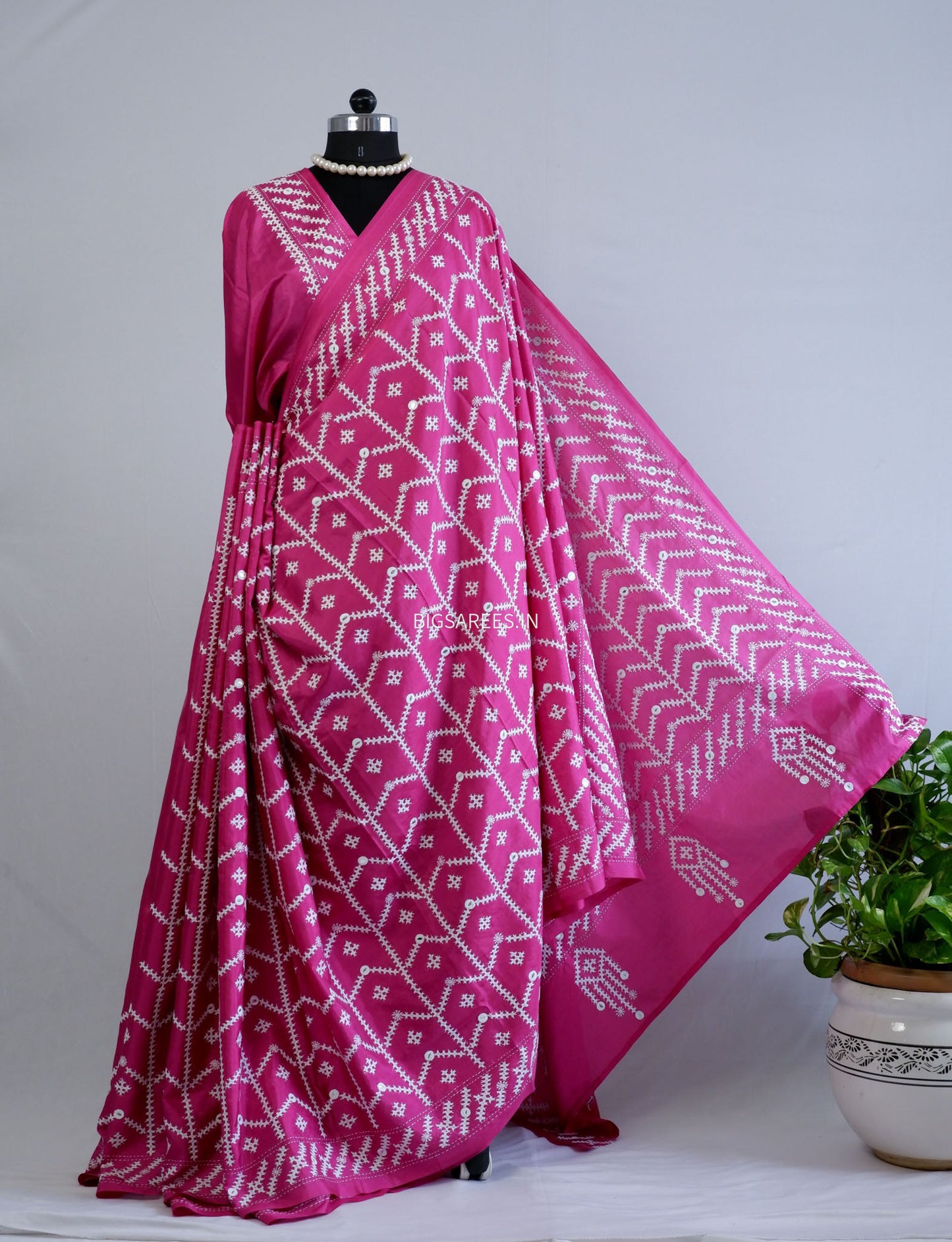 Kutchi/Gujarati Stitch Hand Embroidered Saree | Art Silk | Foil Mirror | Pink