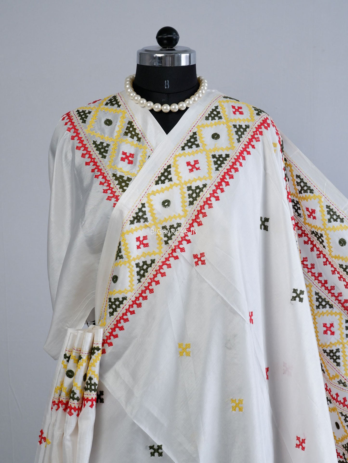 Kutchi/Gujarati Stitch Hand Embroidered Saree | Art Silk | Foil Mirror | White