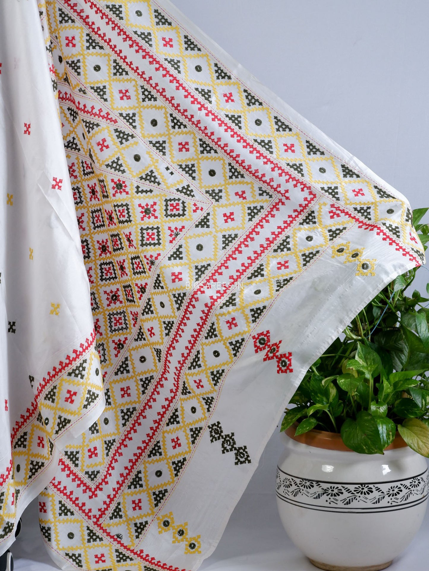 Kutchi/Gujarati Stitch Hand Embroidered Saree | Art Silk | Foil Mirror | White