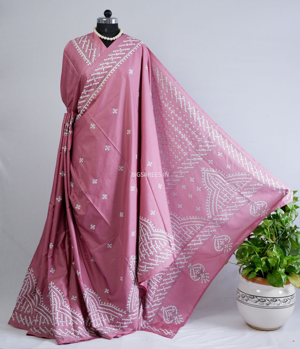 Kutchi/Gujarati Hand Embroidered Saree  | Blended Bangalore Silk / Art Silk | Muted Pink