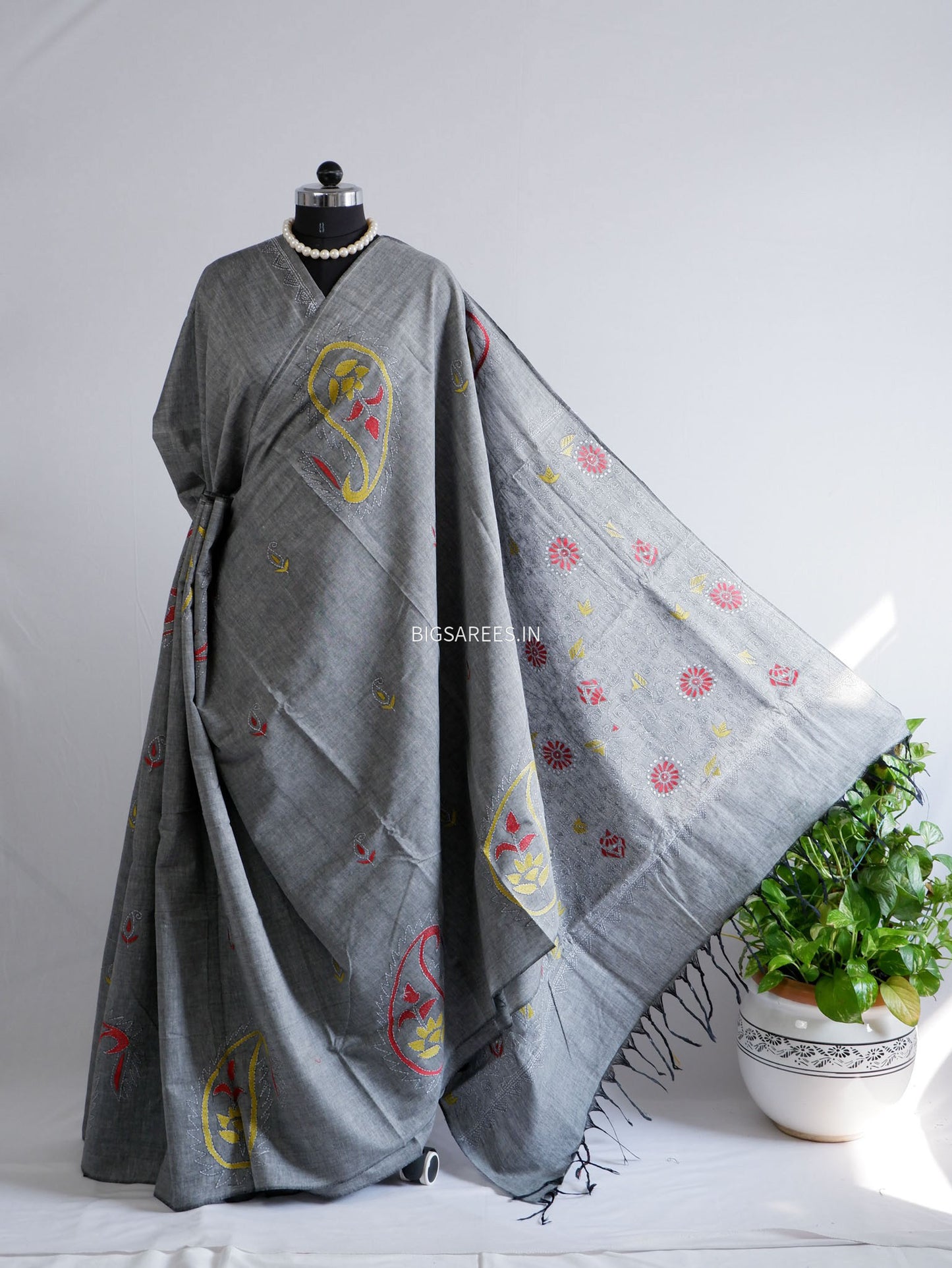 Kantha Hand-Embroidered Saree | Dhonekali Cotton | Grey