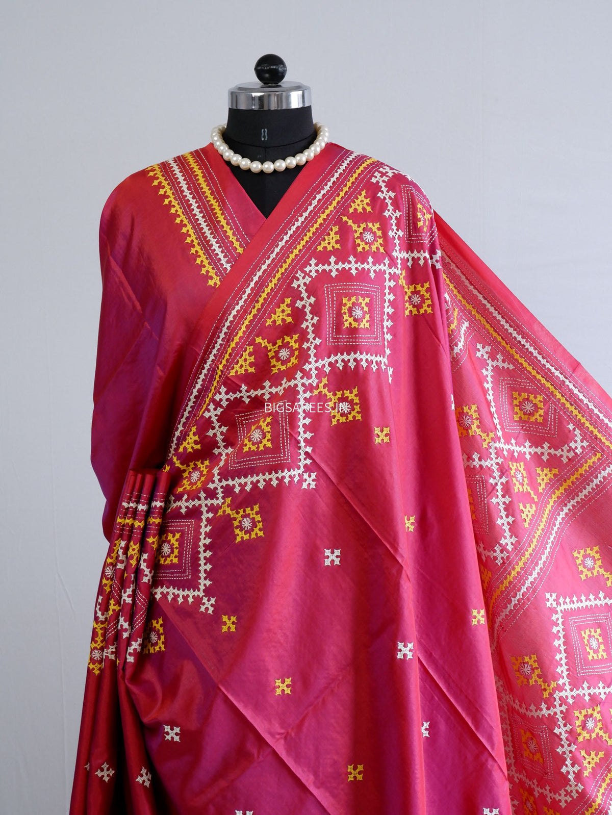 Kutchi/Gujarati Stitch Hand Embroidered Saree | Art Silk | Pink