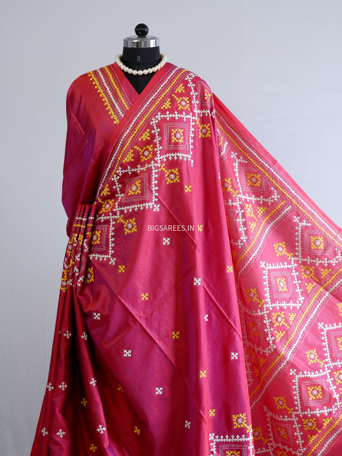 Kutchi/Gujarati Stitch Hand Embroidered Saree | Art Silk | Pink