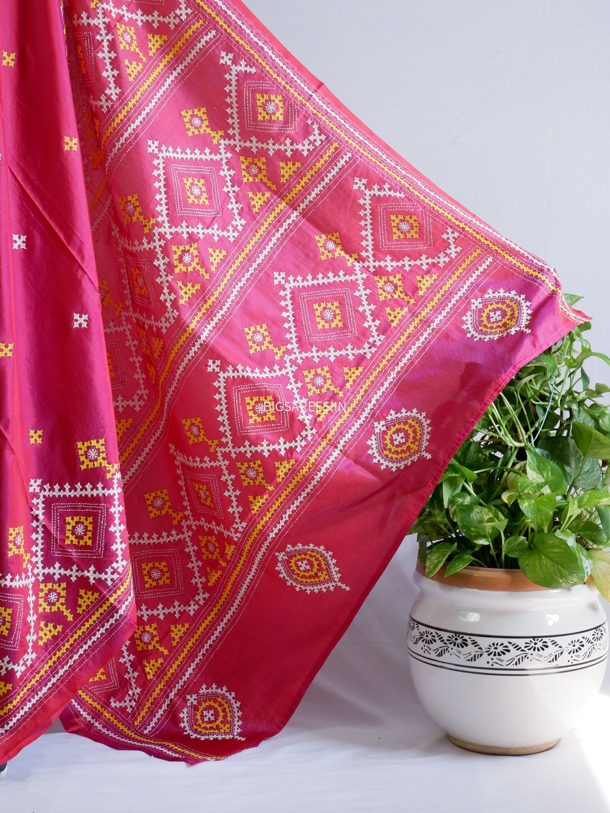 Kutchi/Gujarati Stitch Hand Embroidered Saree | Art Silk | Pink