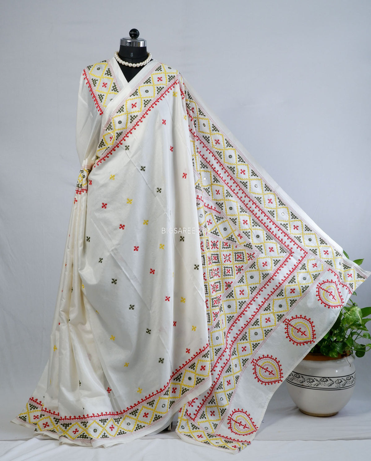 Kutchi/Gujarati Stitch Hand Embroidered Saree | Art Silk | Foil Mirror | White