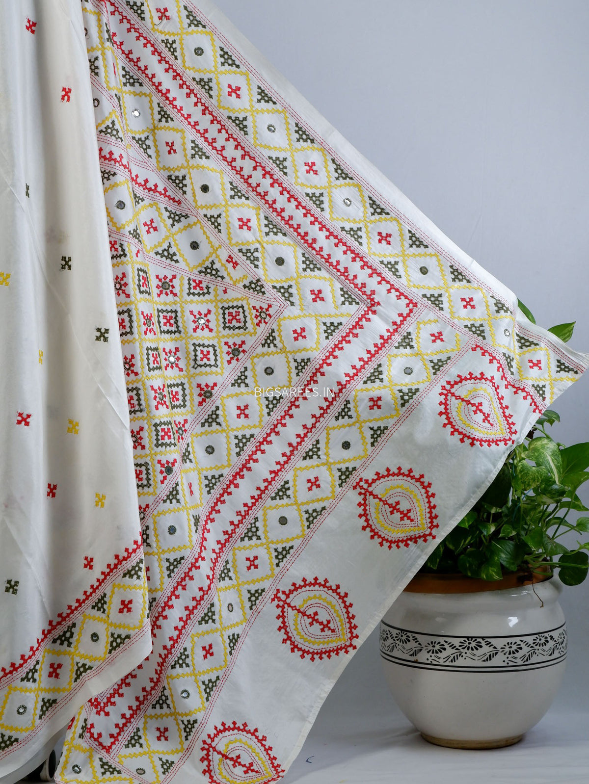 Kutchi/Gujarati Stitch Hand Embroidered Saree | Art Silk | Foil Mirror | White