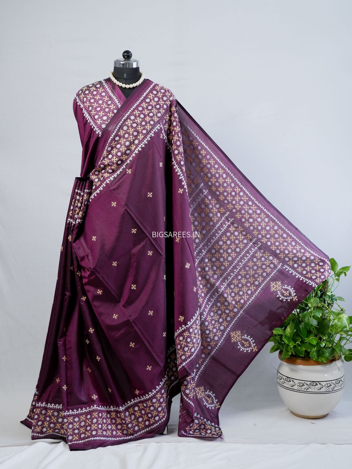 Kutchi/Gujarati Stitch Hand Embroidered Saree | Art Silk | Maroon