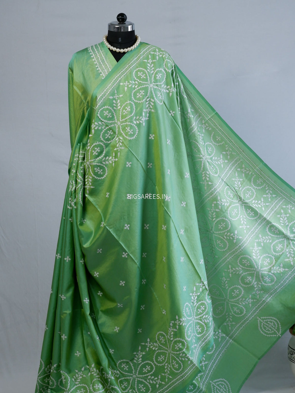 Kutchi/Gujarati Stitch Hand Embroidered Saree | Art Silk | Light Green