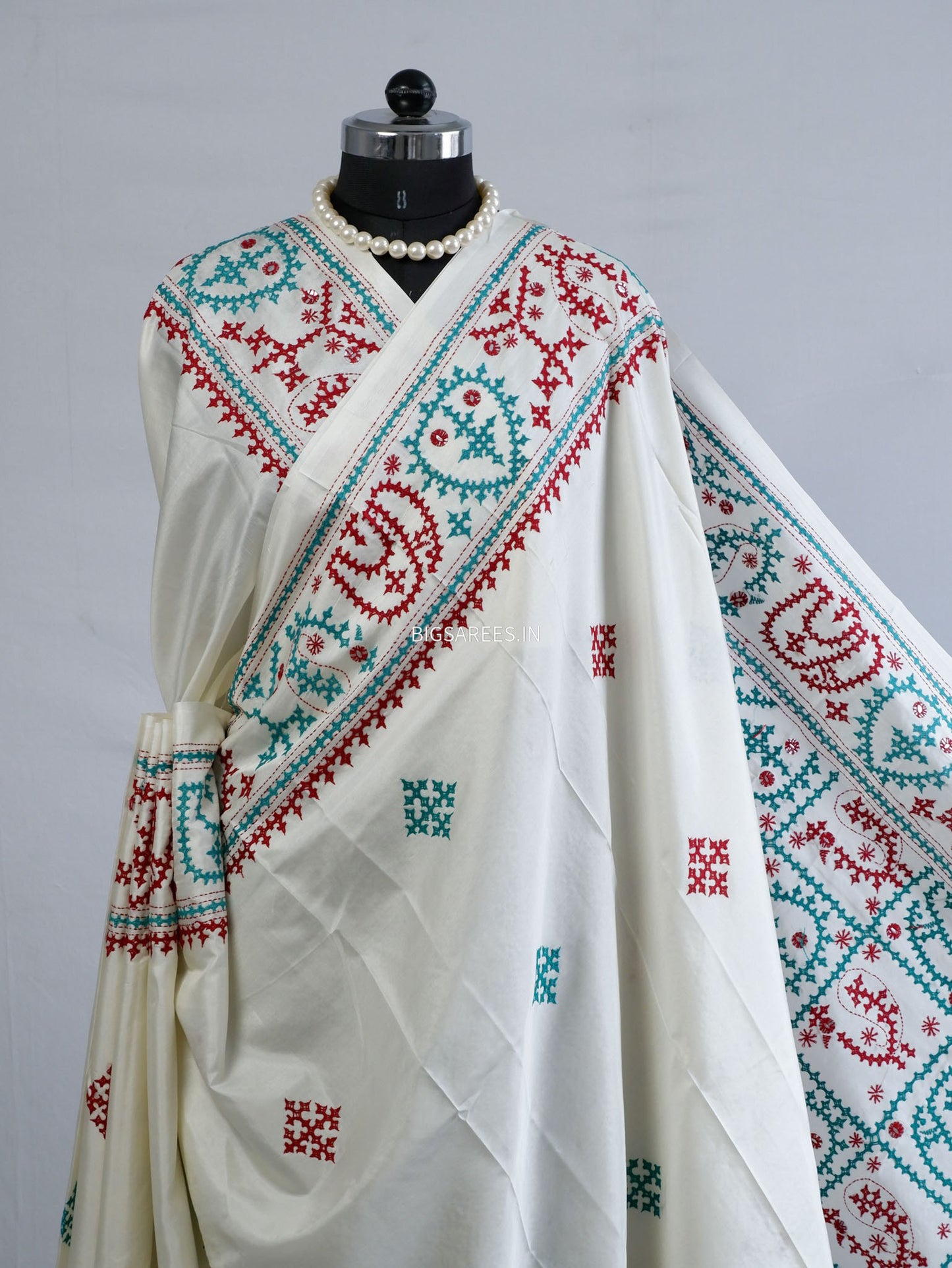 Kutchi/Gujarati Stitch Hand Embroidered Saree | Art Silk | Foil Mirror | White