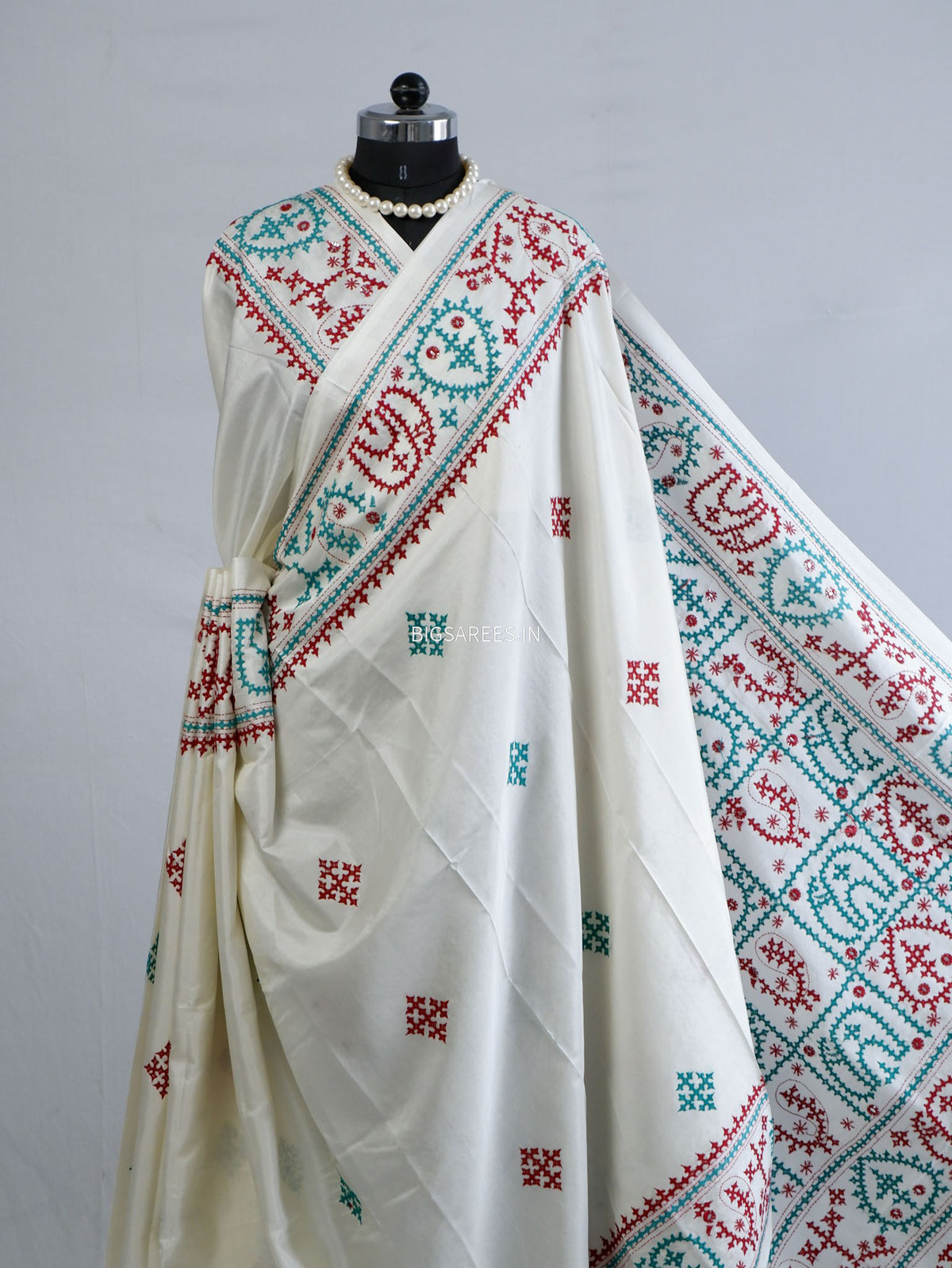 Kutchi/Gujarati Stitch Hand Embroidered Saree | Art Silk | Foil Mirror | White