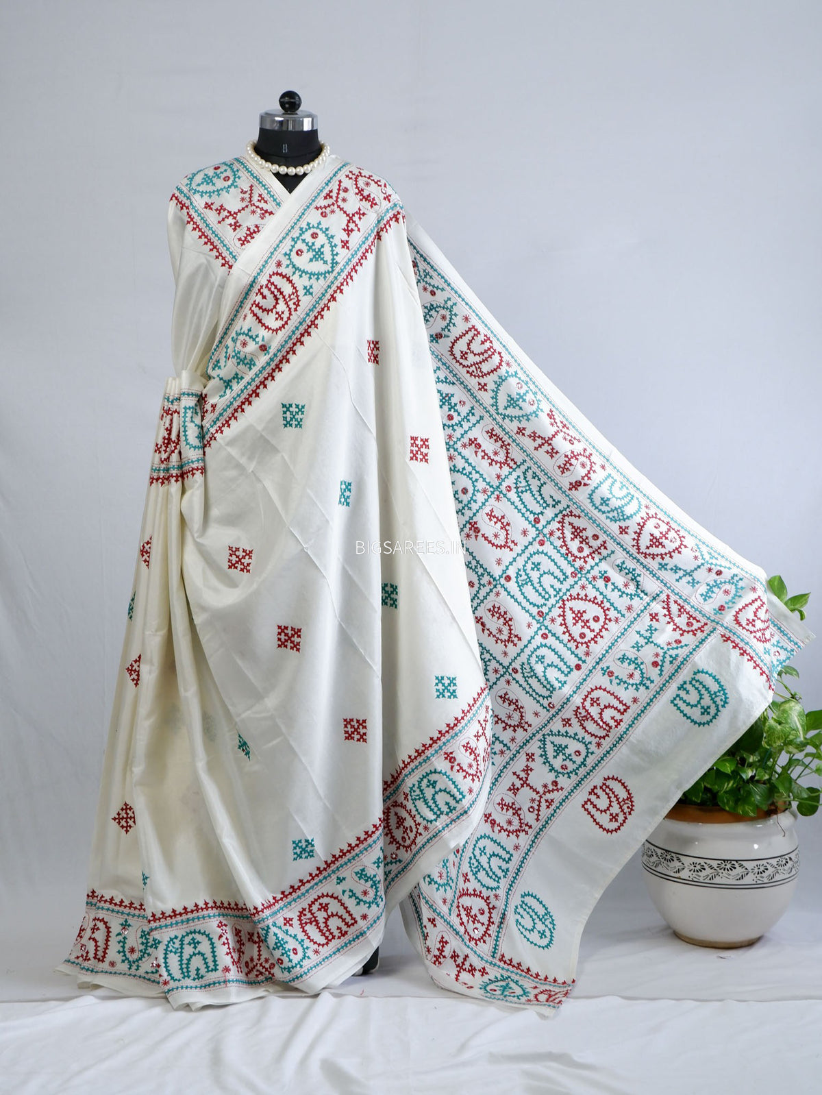 Kutchi/Gujarati Stitch Hand Embroidered Saree | Art Silk | Foil Mirror | White