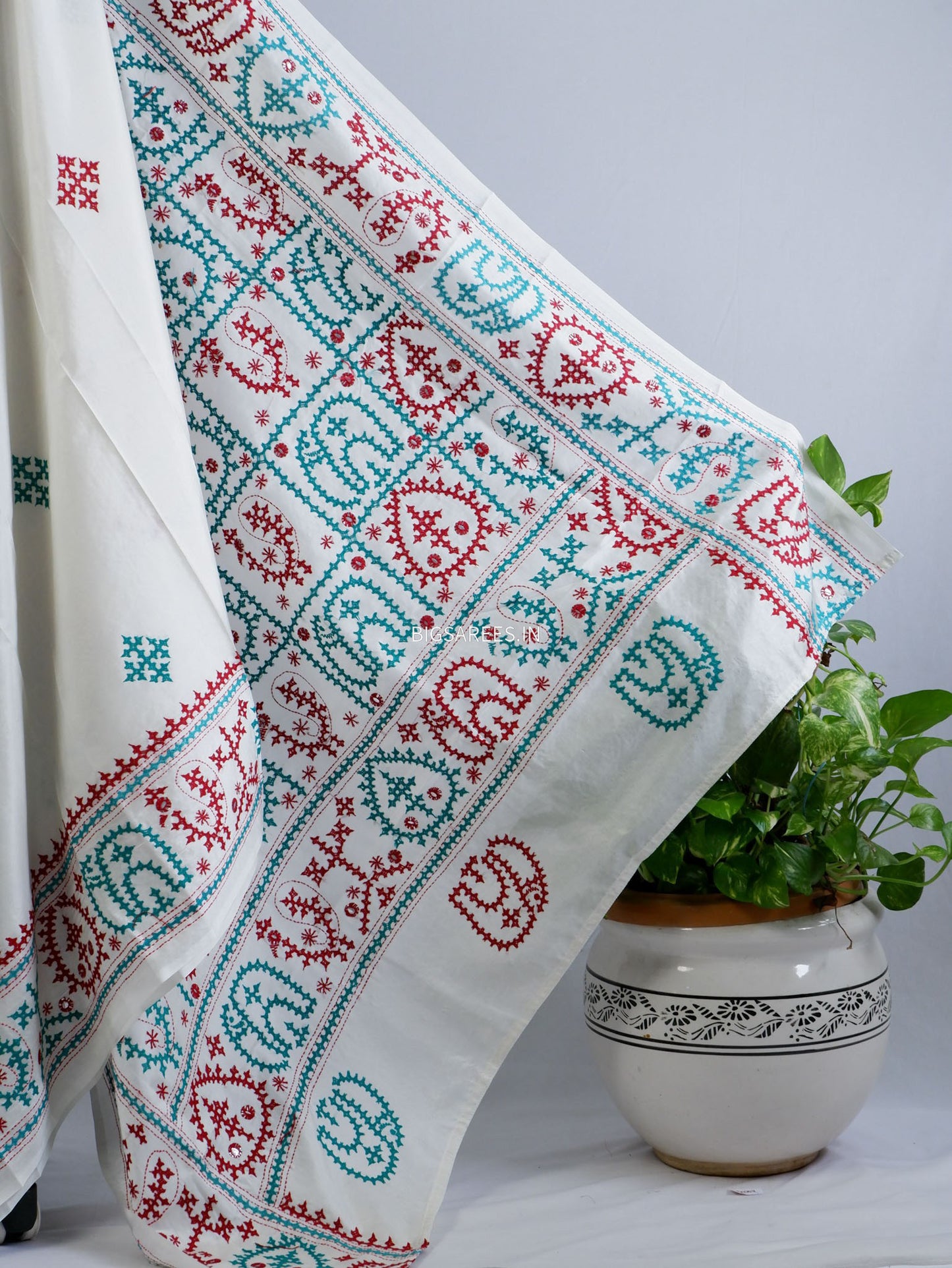 Kutchi/Gujarati Stitch Hand Embroidered Saree | Art Silk | Foil Mirror | White