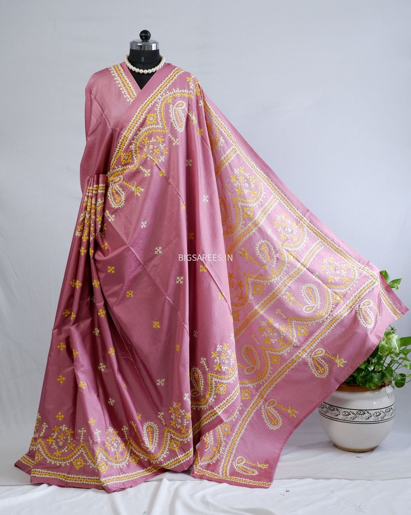 Kutchi/Gujarati Stitch Hand Embroidered Saree | Art Silk | Pink