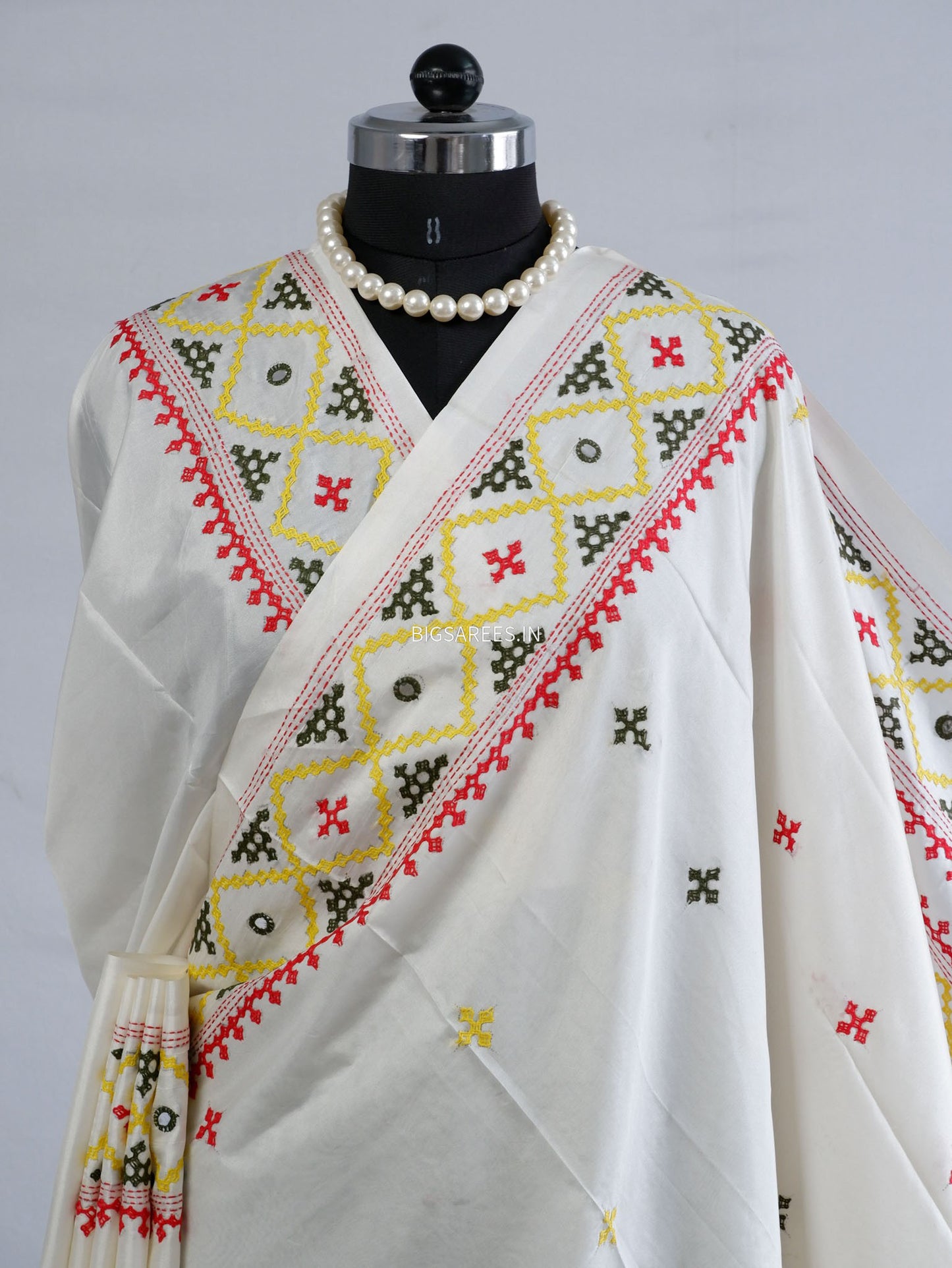 Kutchi/Gujarati Stitch Hand Embroidered Saree | Art Silk | Foil Mirror | White