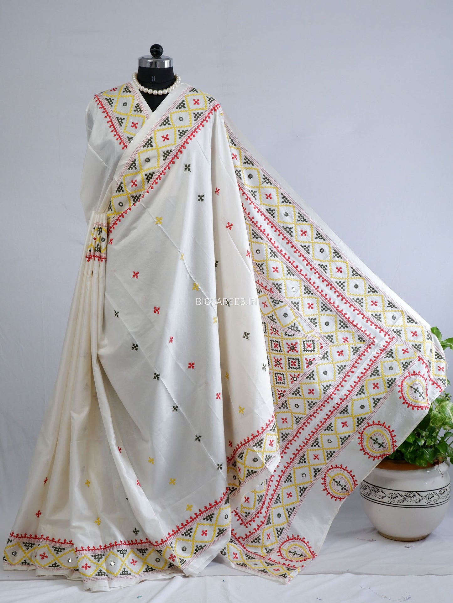 Kutchi/Gujarati Stitch Hand Embroidered Saree | Art Silk | Foil Mirror | White