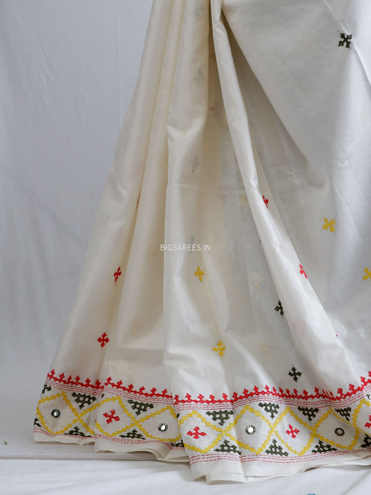 Kutchi/Gujarati Stitch Hand Embroidered Saree | Art Silk | Foil Mirror | White