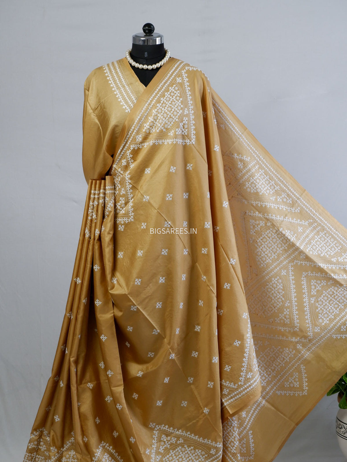 Kutchi/Gujarati Stitch Hand Embroidered Saree | Art Silk | Sand