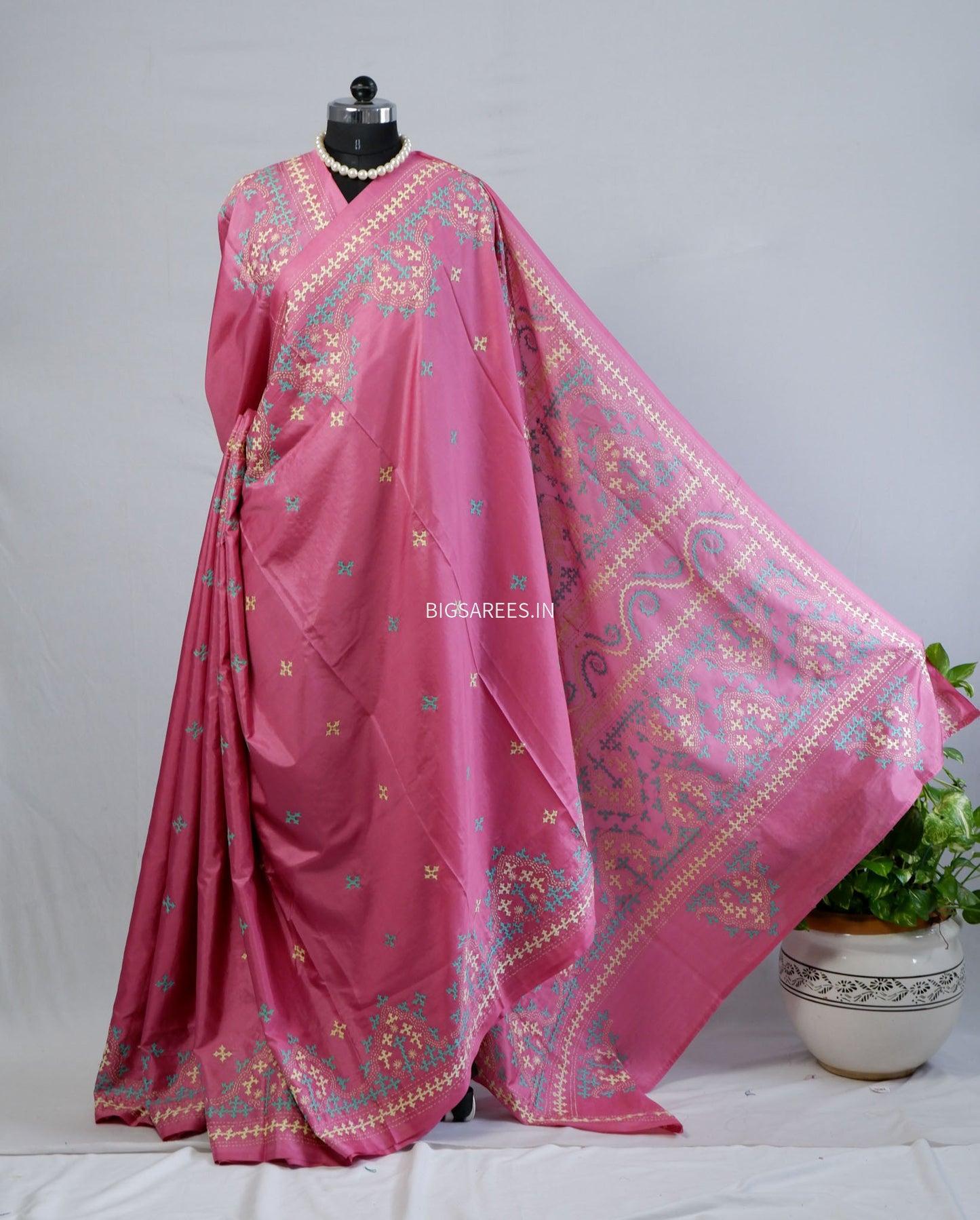 Kutchi/Gujarati Hand Embroidered Saree  | Blended Bangalore Silk / Art Silk | Pink
