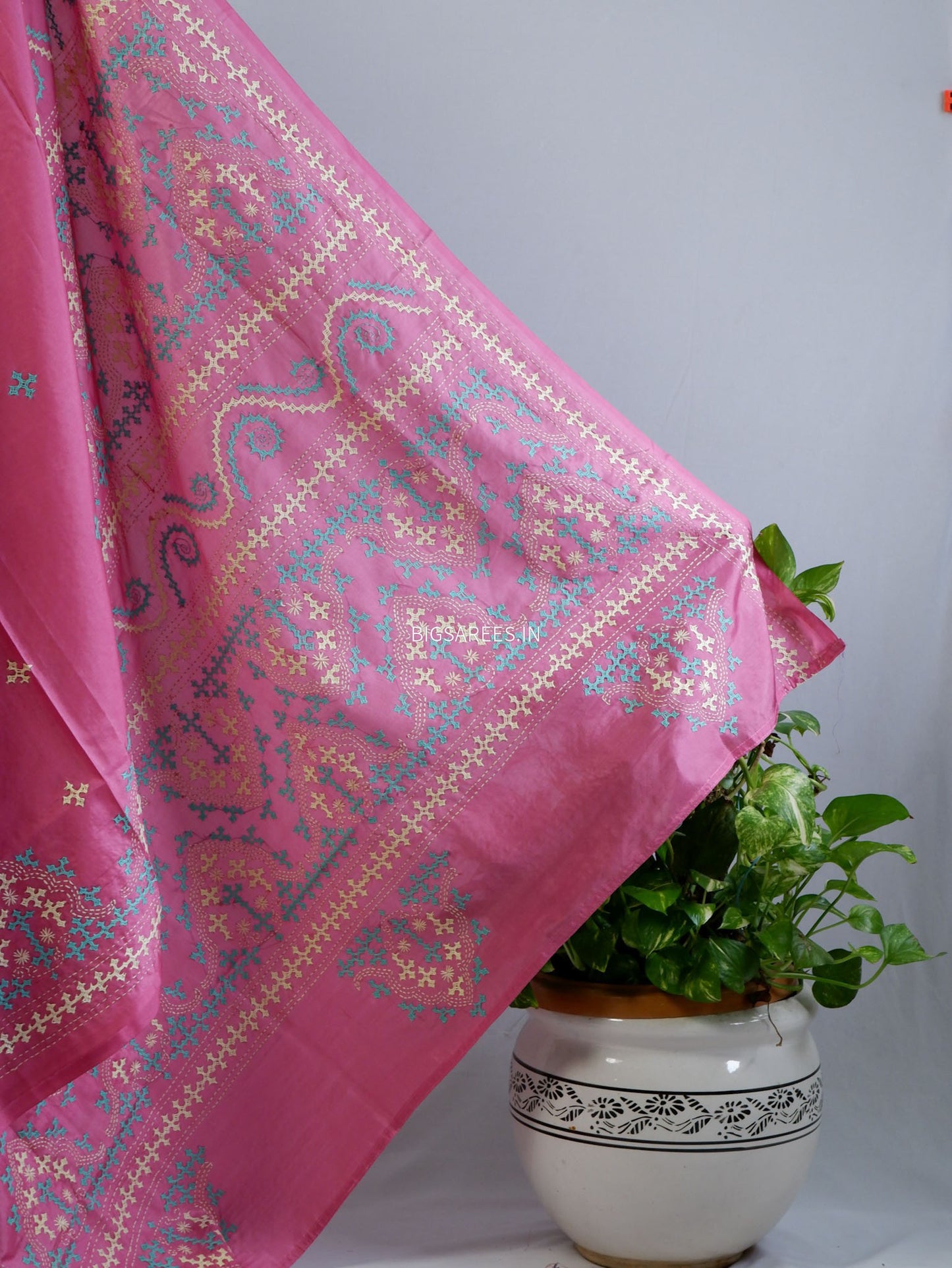 Kutchi/Gujarati Hand Embroidered Saree  | Blended Bangalore Silk / Art Silk | Pink
