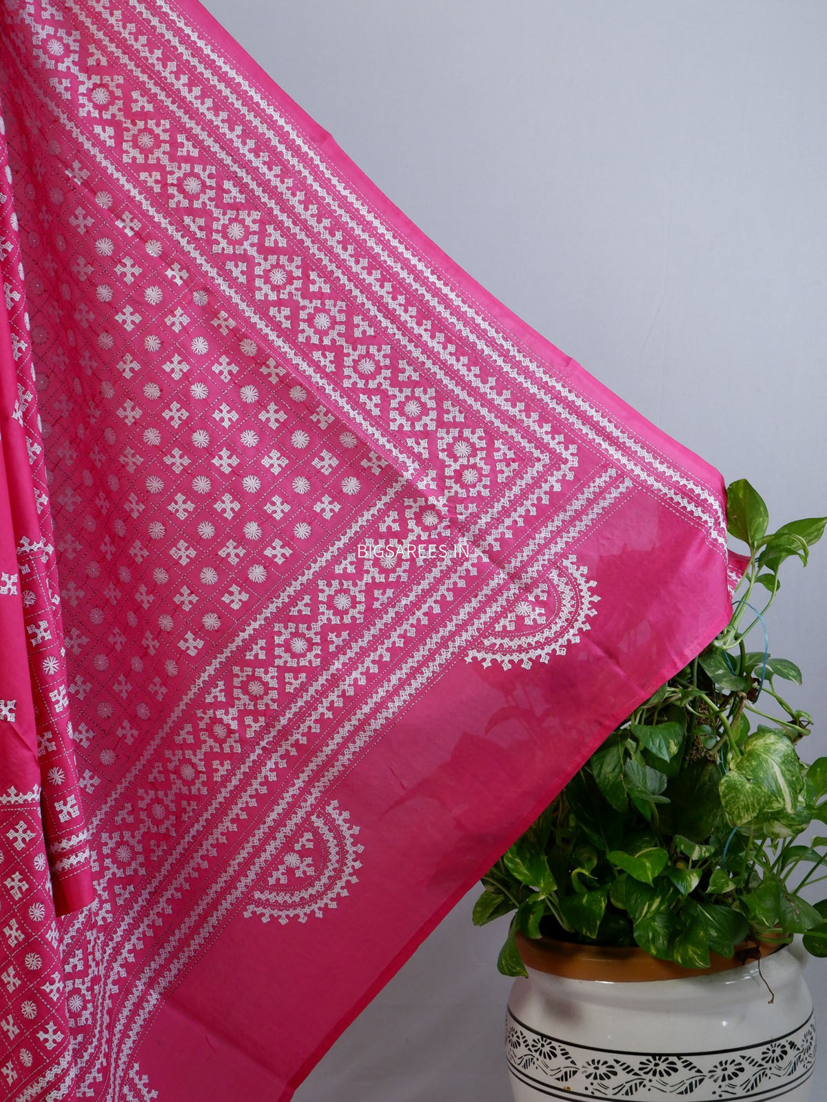 Kutchi/Gujarati Stitch Hand Embroidered Saree | Art Silk | Pink