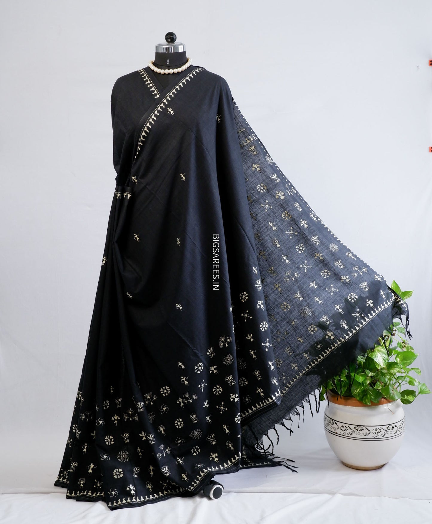 Kantha Hand-Embroidered Saree | Mal Mal Cotton | Black